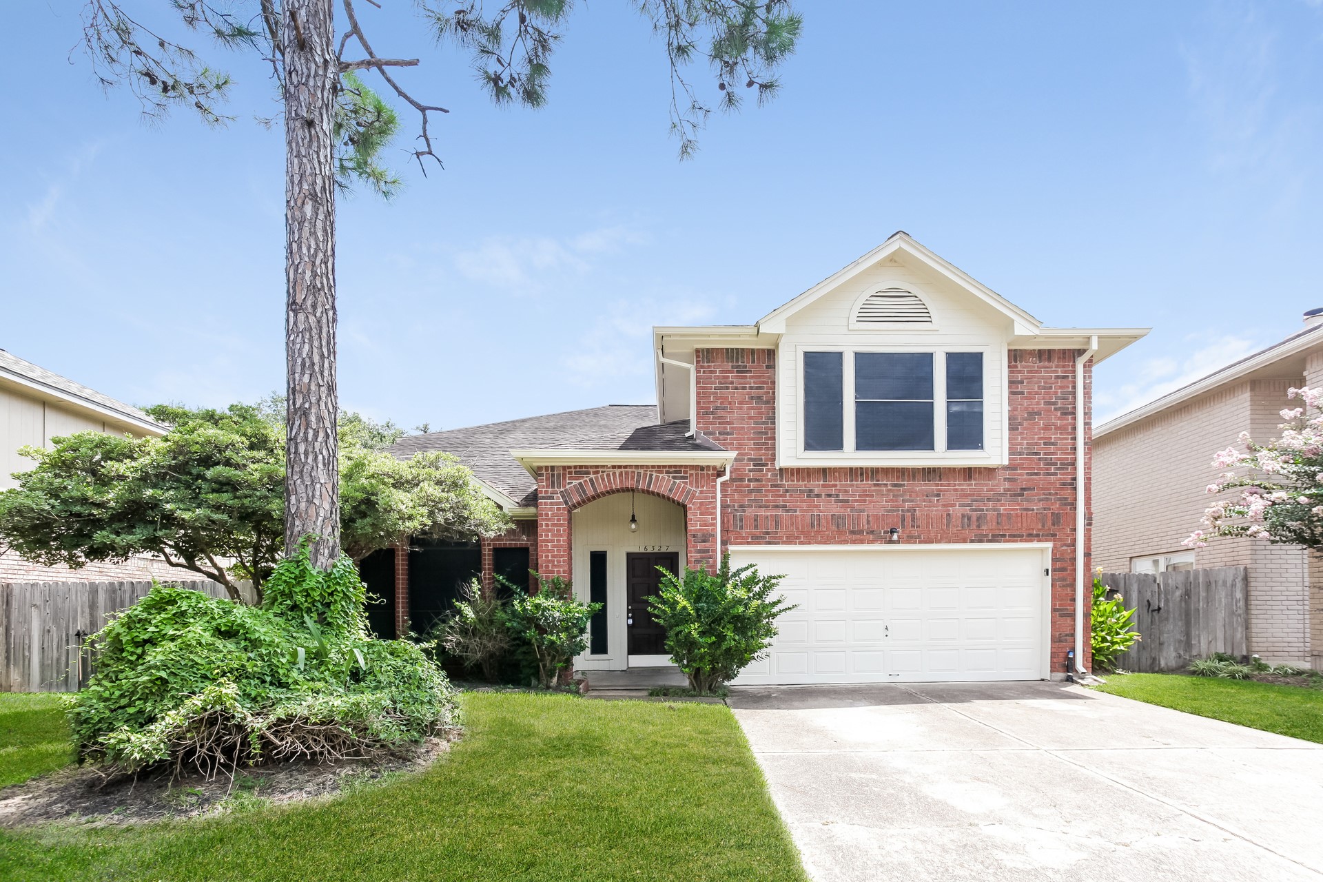16327 Elmwood Point Lane Property Photo 1