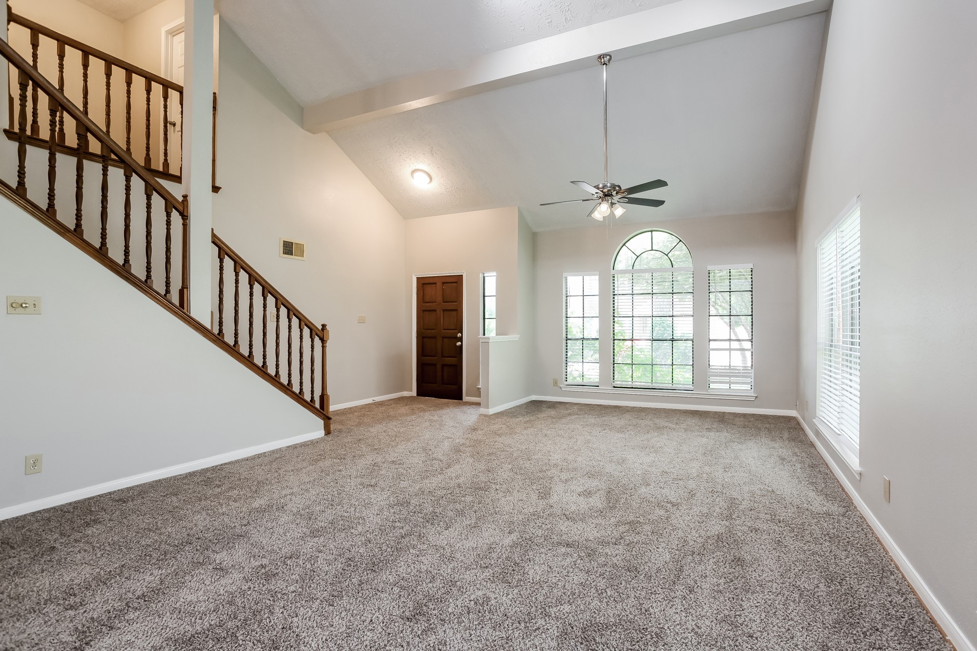 16327 Elmwood Point Lane Property Photo 5
