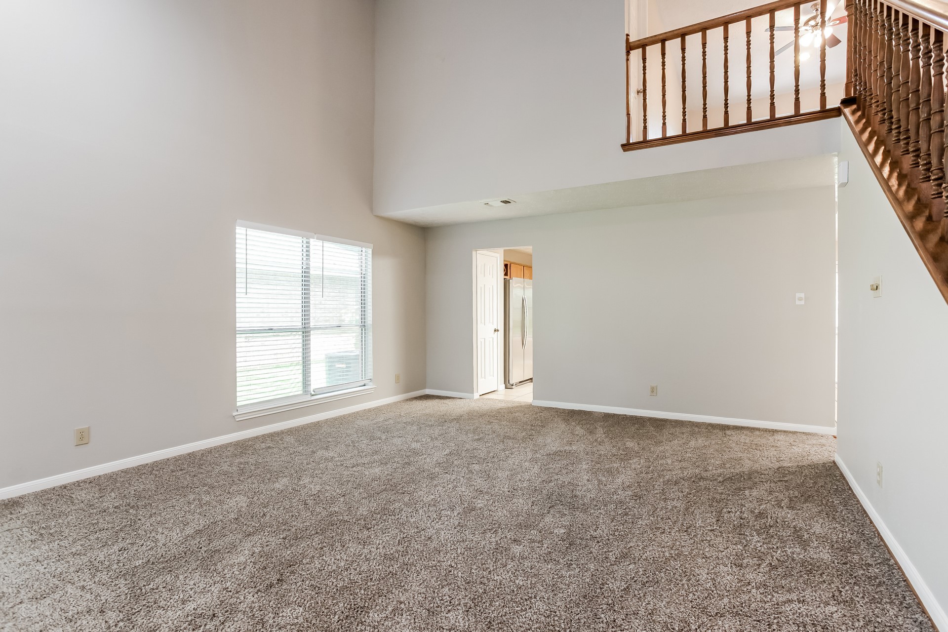 16327 Elmwood Point Lane Property Photo 9
