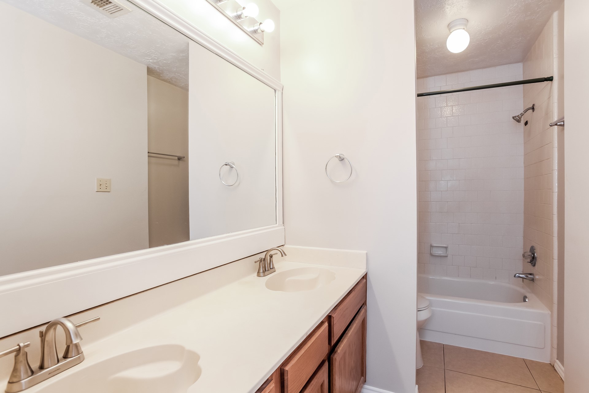 16327 Elmwood Point Lane Property Photo 14