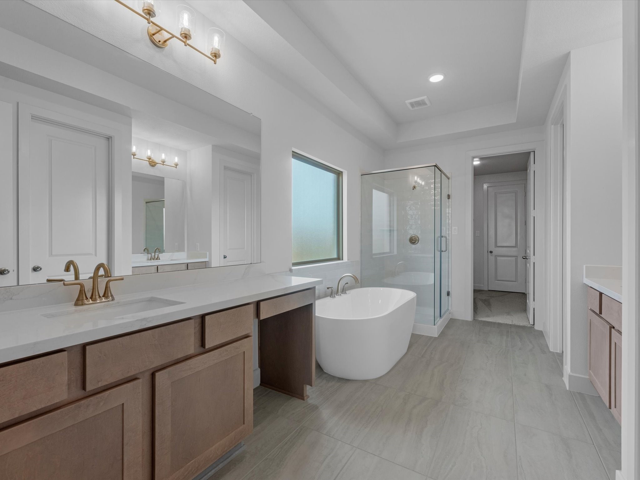 2410 Verano Street Property Photo 10