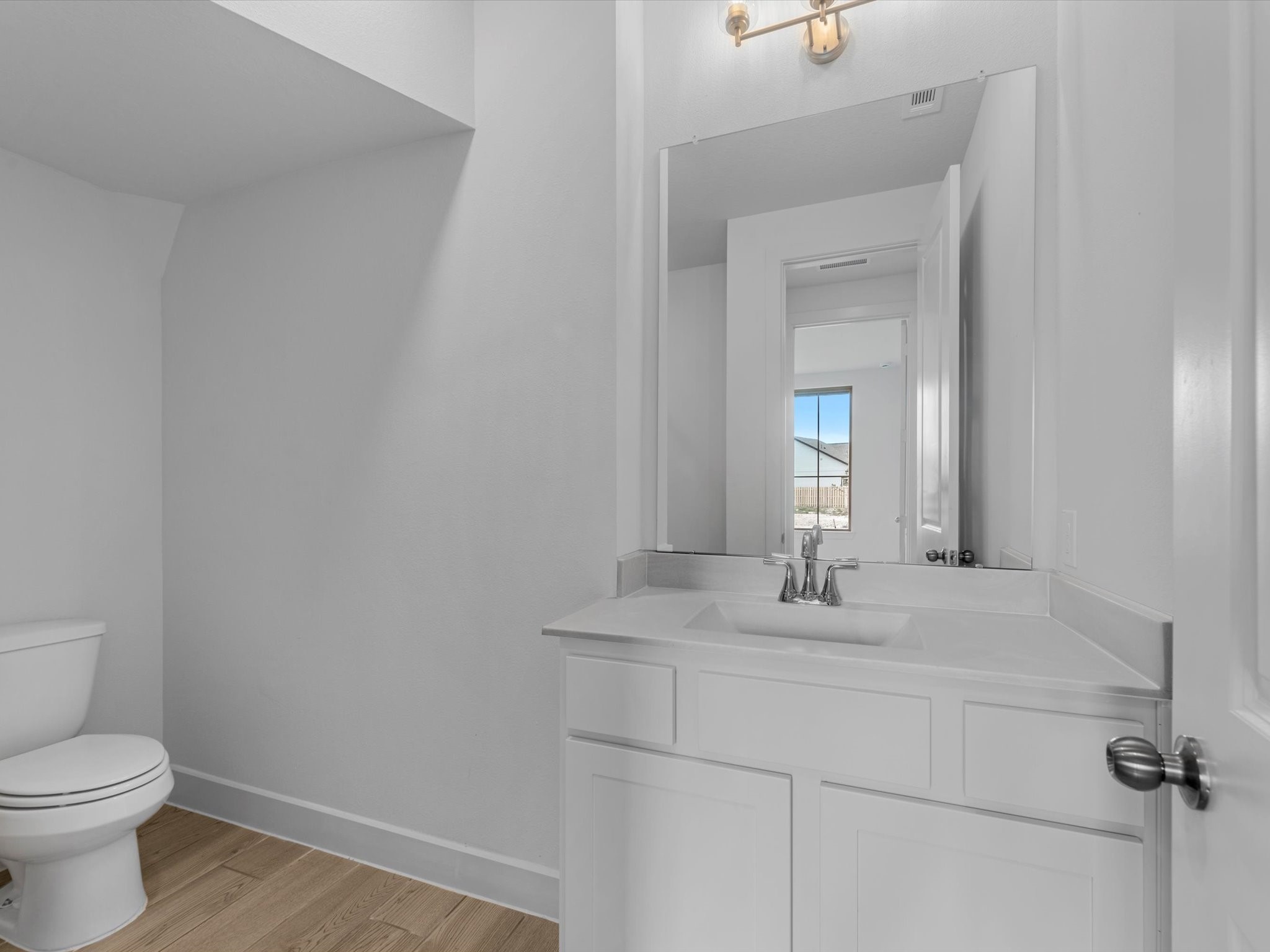 2410 Verano Street Property Photo 13