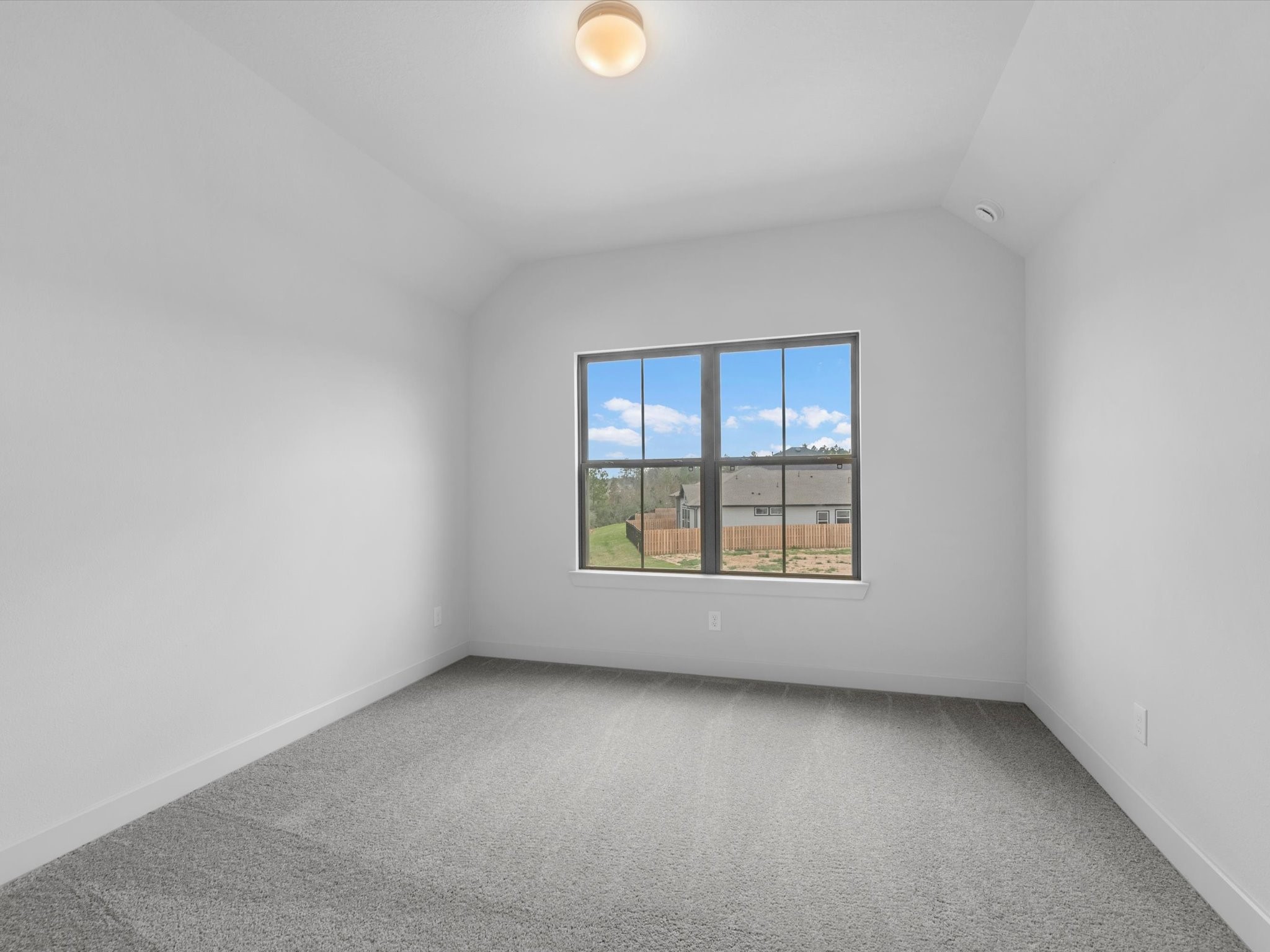 2410 Verano Street Property Photo 18