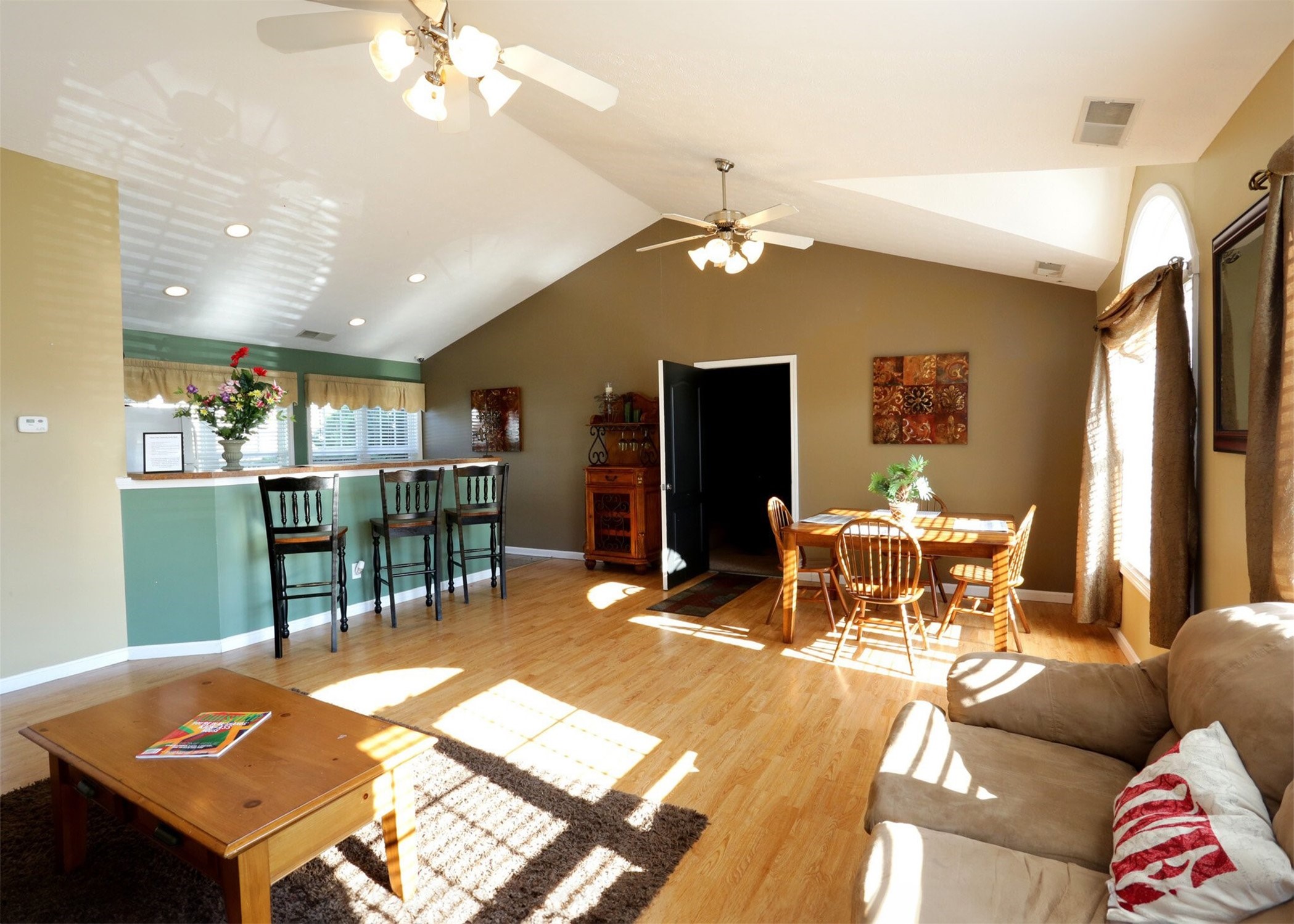 3800 Falcon Crest Dr Property Photo 6
