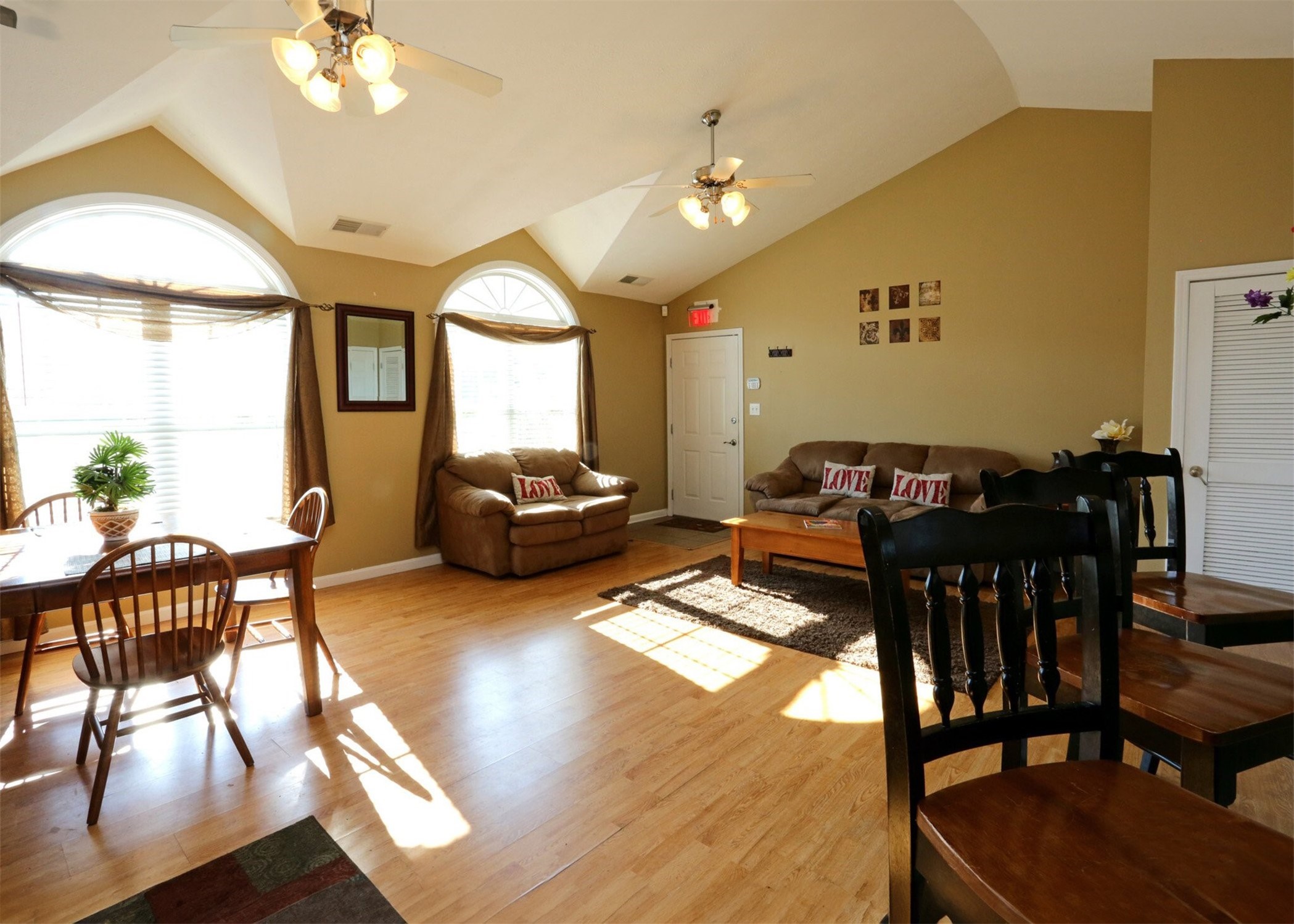 3800 Falcon Crest Dr Property Photo 7