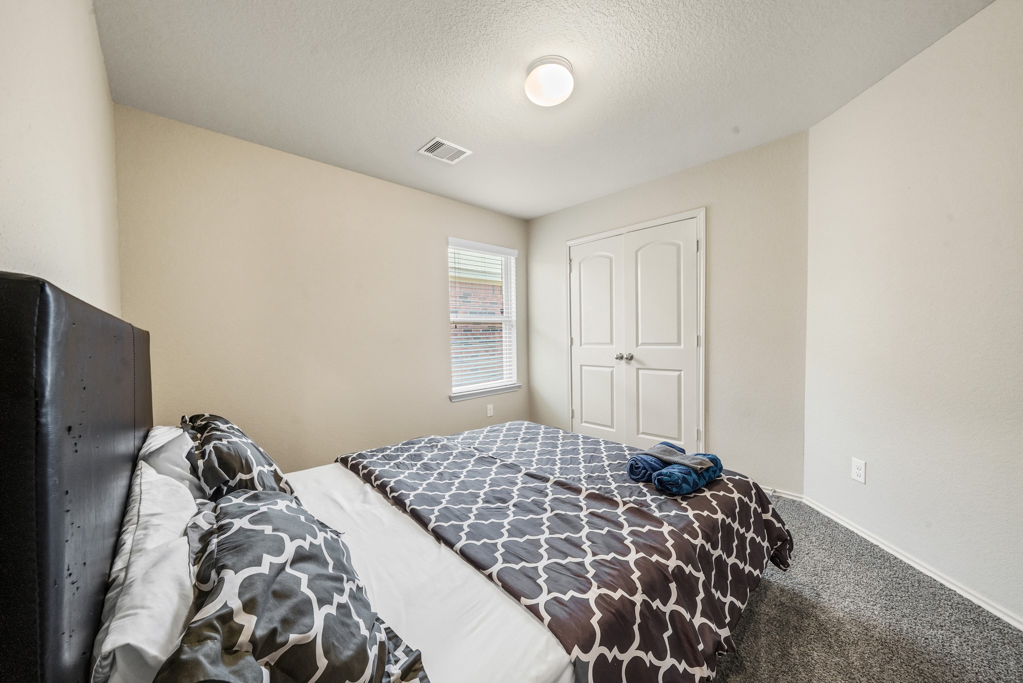 1345 Lariat Ridge Trail Property Photo 5
