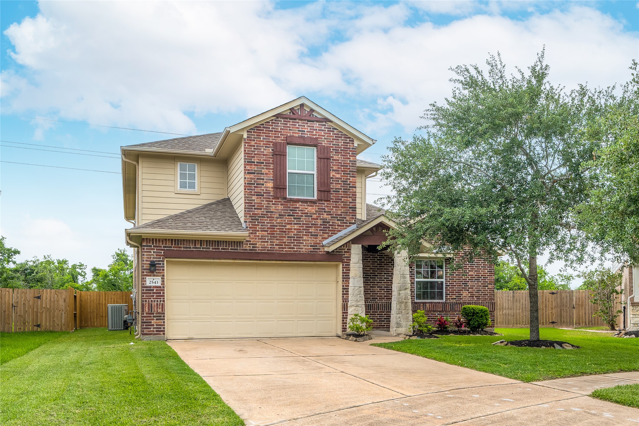 2543 Crystal Shore Drive Property Photo 1