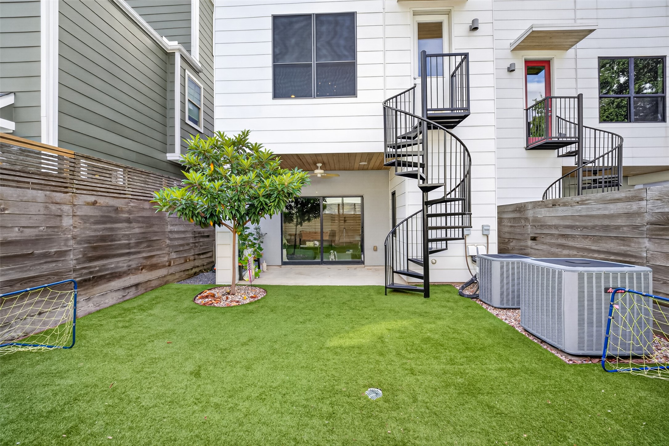 1613 Vermont Street B Property Photo 23