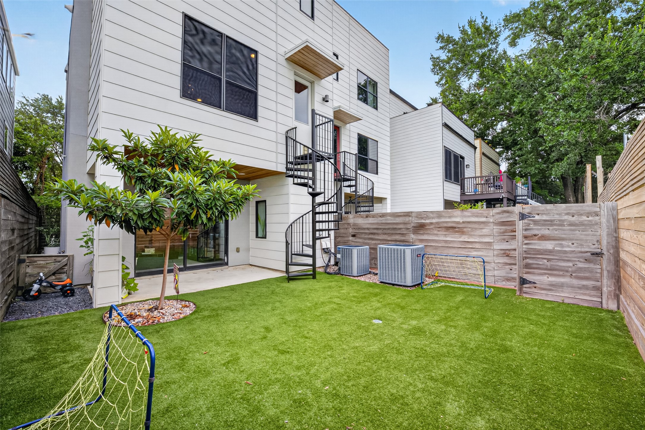 1613 Vermont Street B Property Photo 24