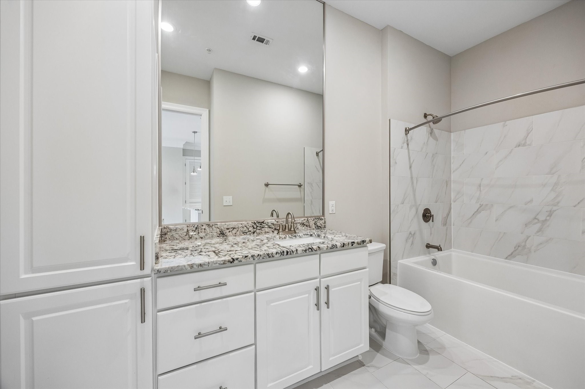 2111 Austin Street 341 Property Photo 12