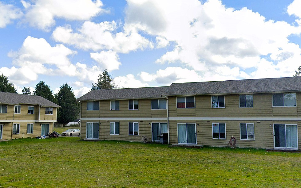 1015 Oakhurst Dr Property Photo 8