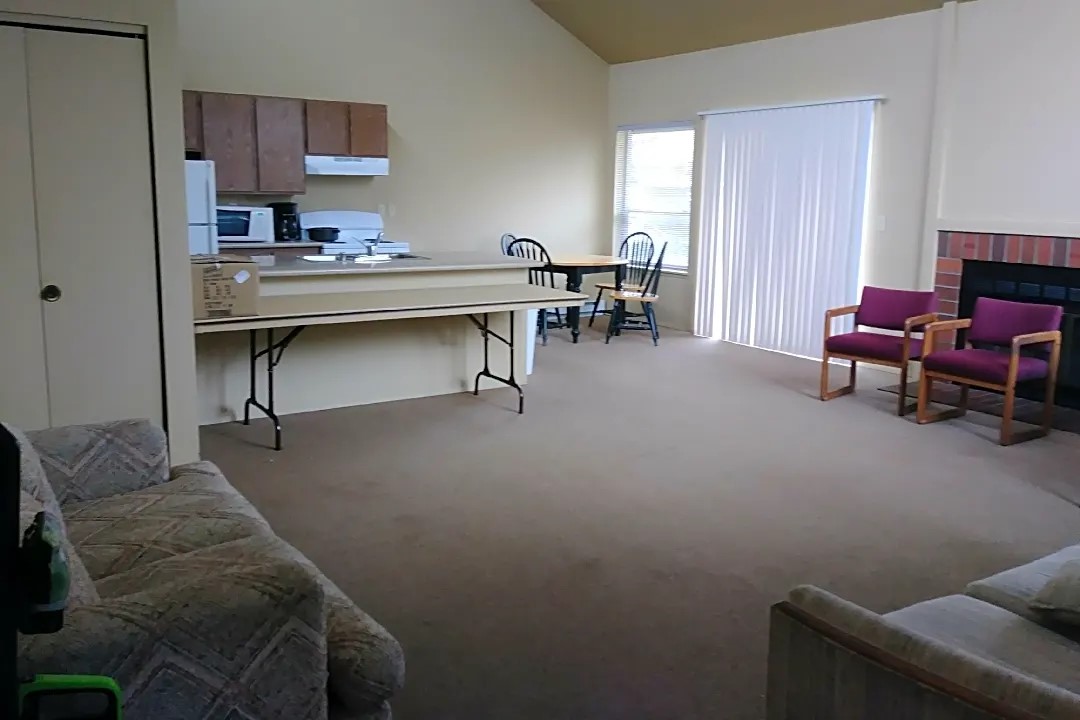 1015 Oakhurst Dr Property Photo 12