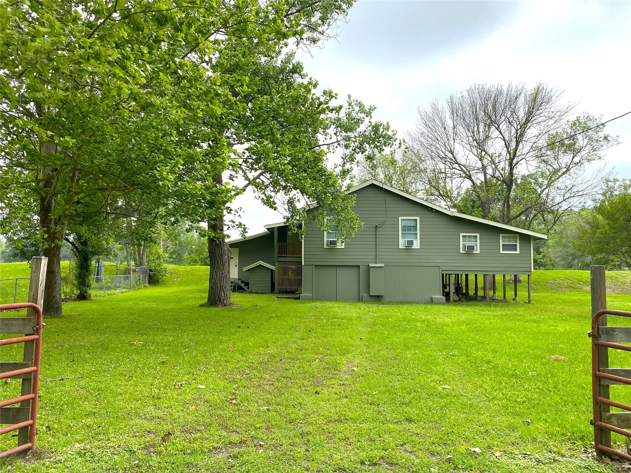 85 County Road 1333 Property Photo 2