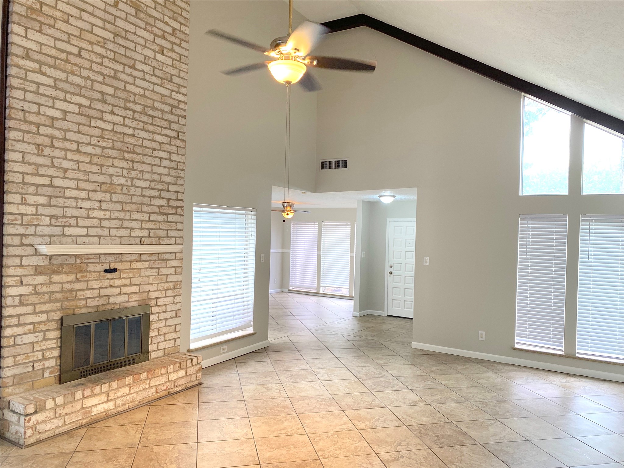 14934 Elmont Drive Property Photo 6