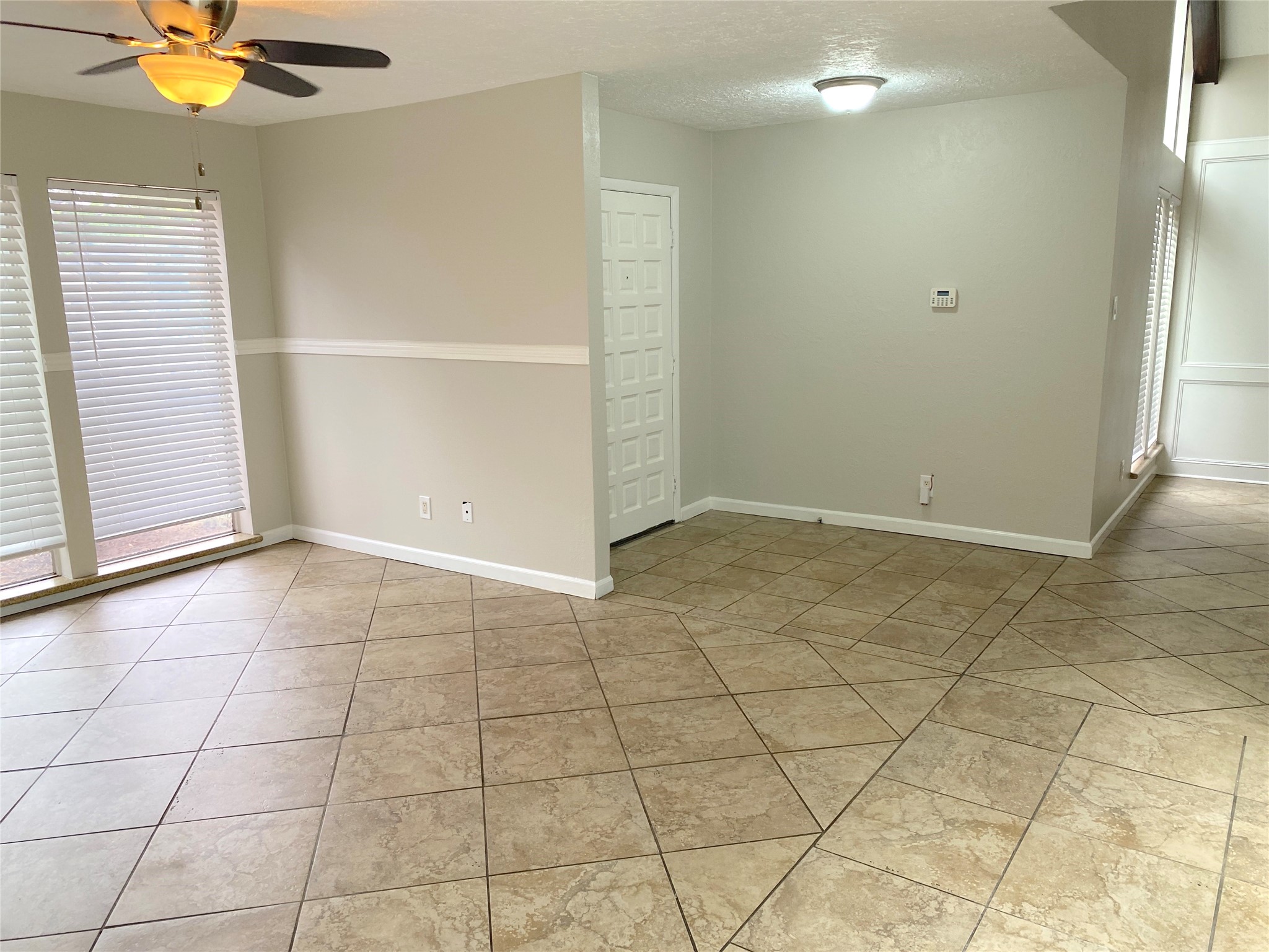 14934 Elmont Drive Property Photo 12
