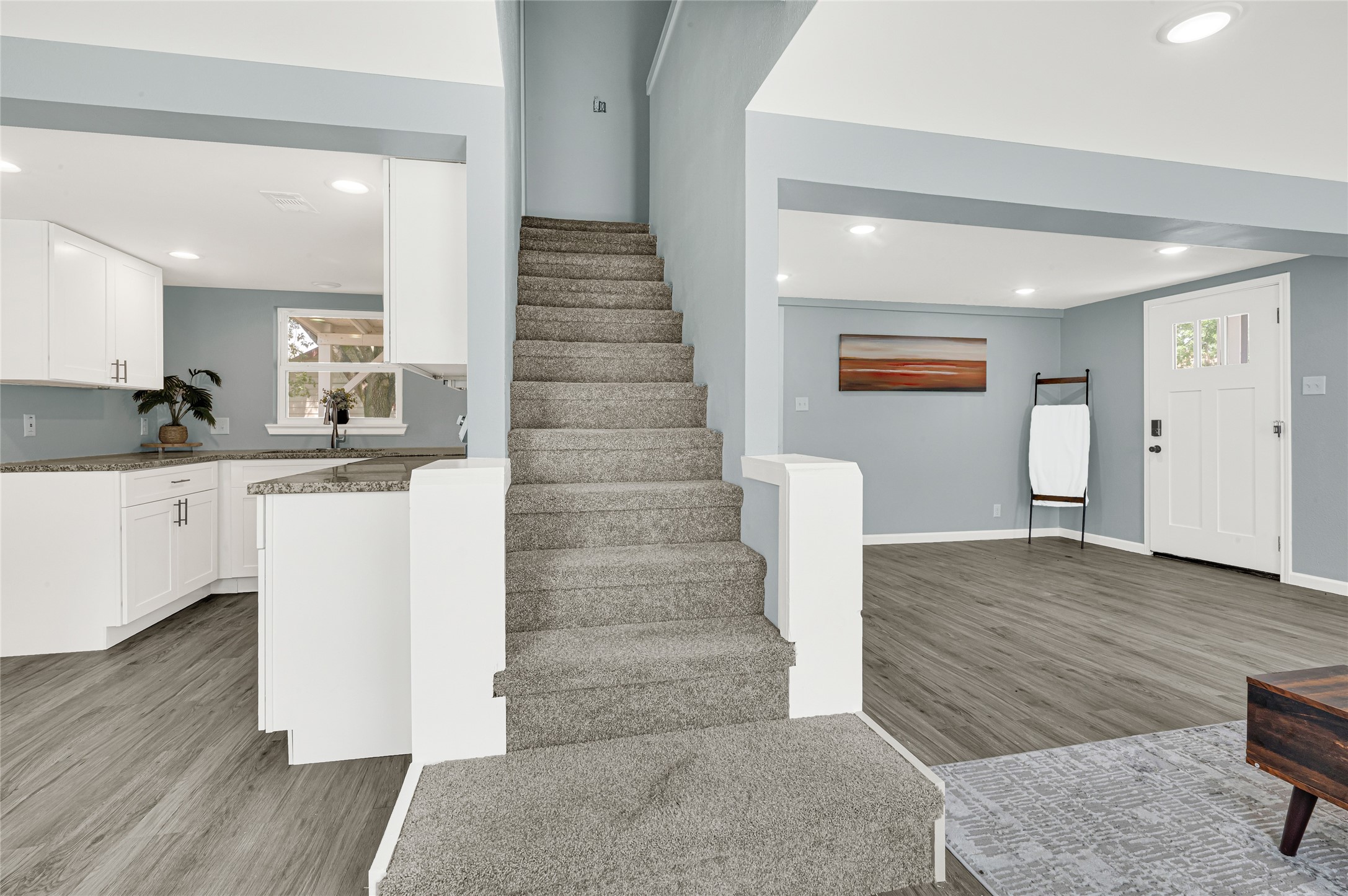 507 E 3rd Street Property Photo 11