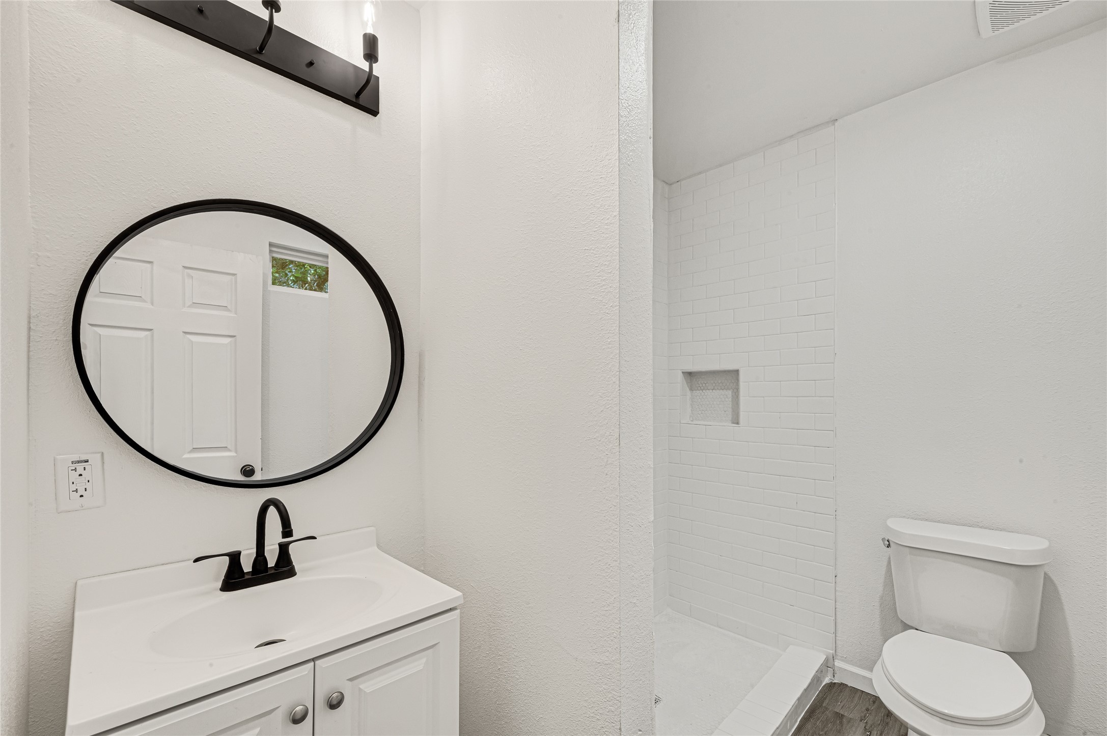 507 E 3rd Street Property Photo 18
