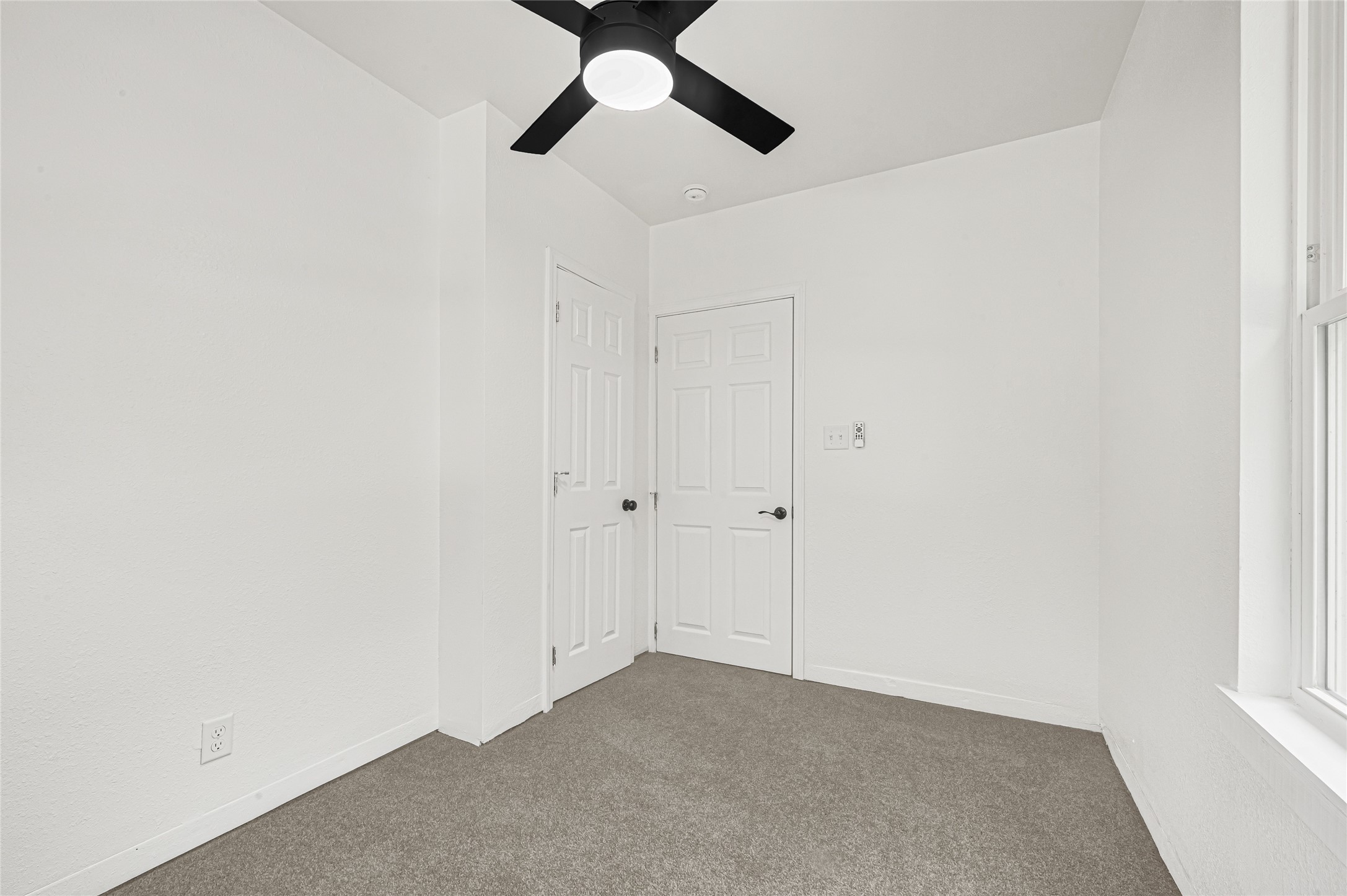 507 E 3rd Street Property Photo 21