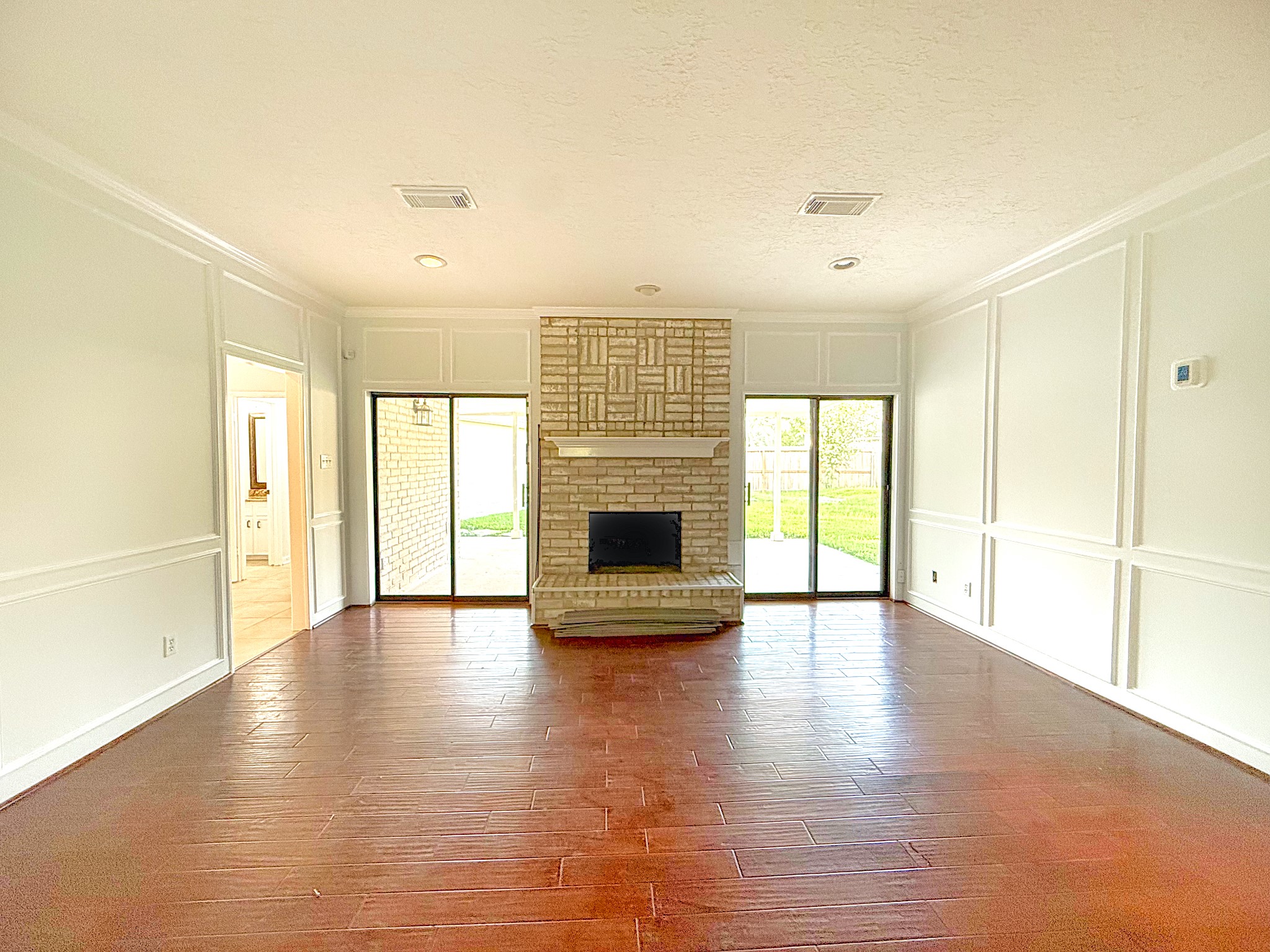 2210 Redcliff Drive Property Photo 10