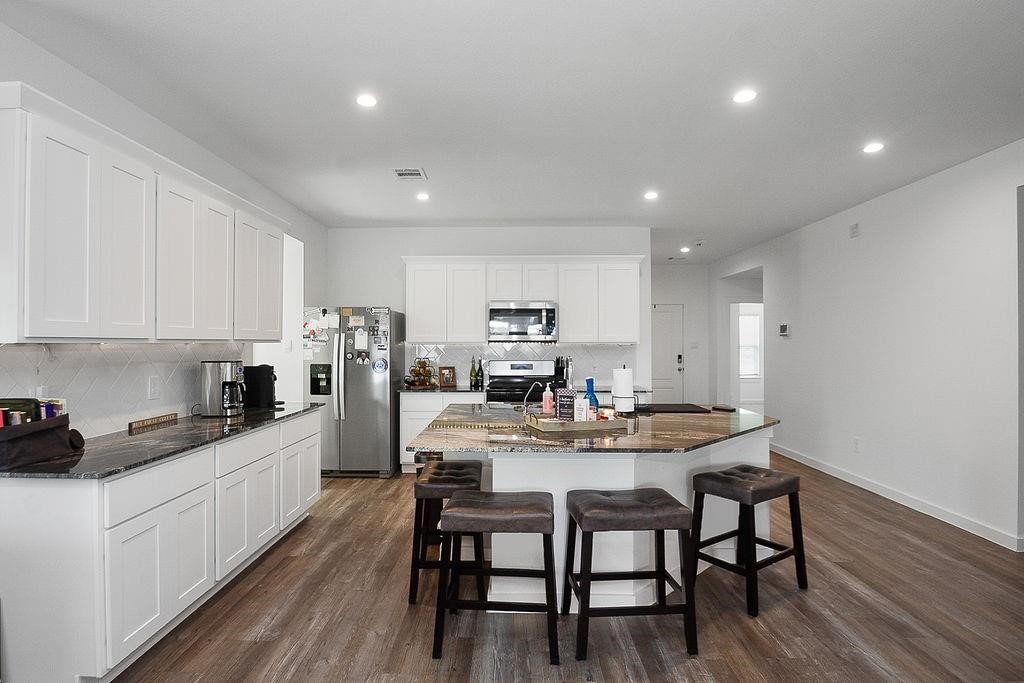8938 Colicroot Drive Property Photo 3