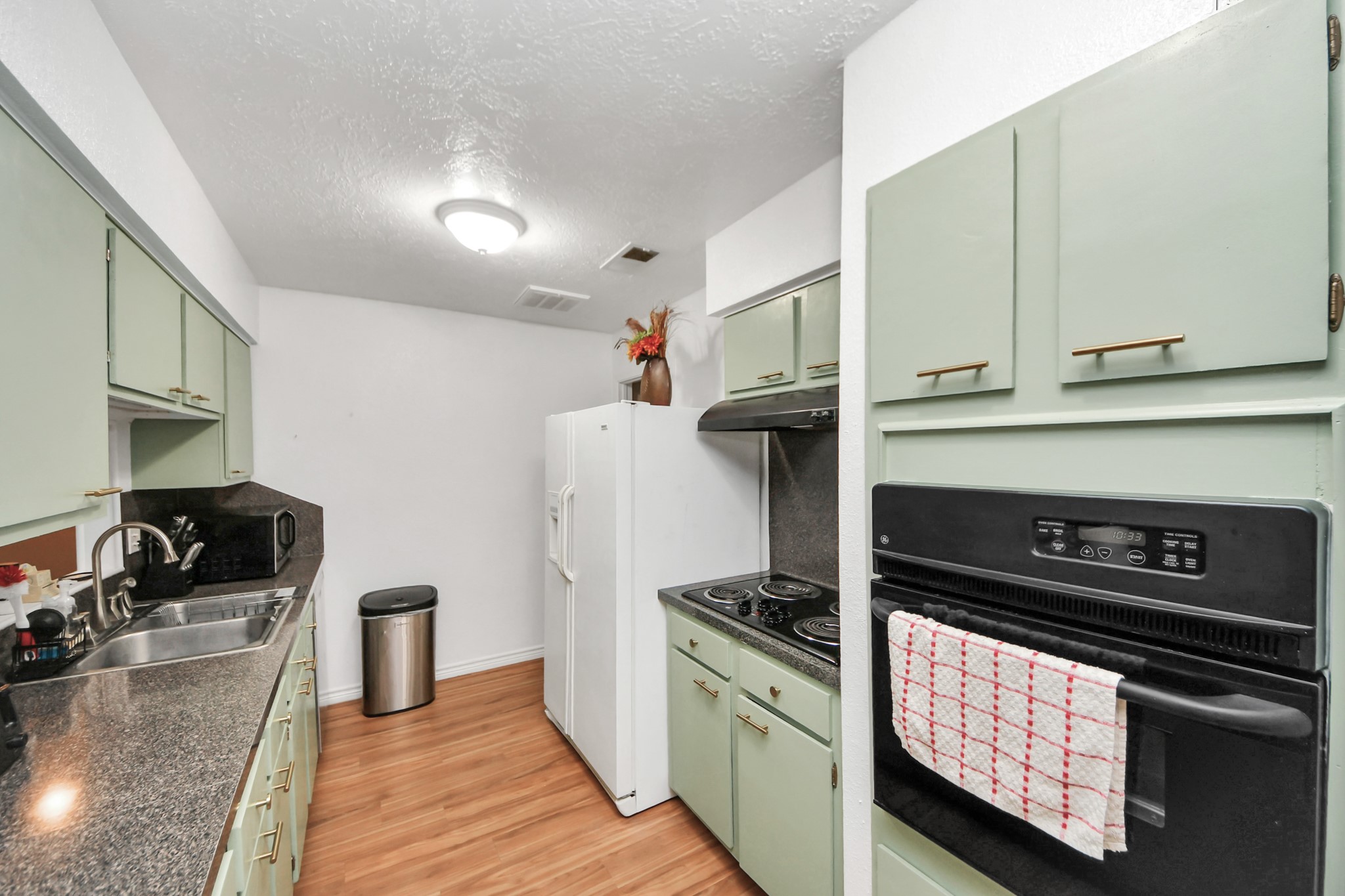 23127 Harpergate Drive Property Photo 9