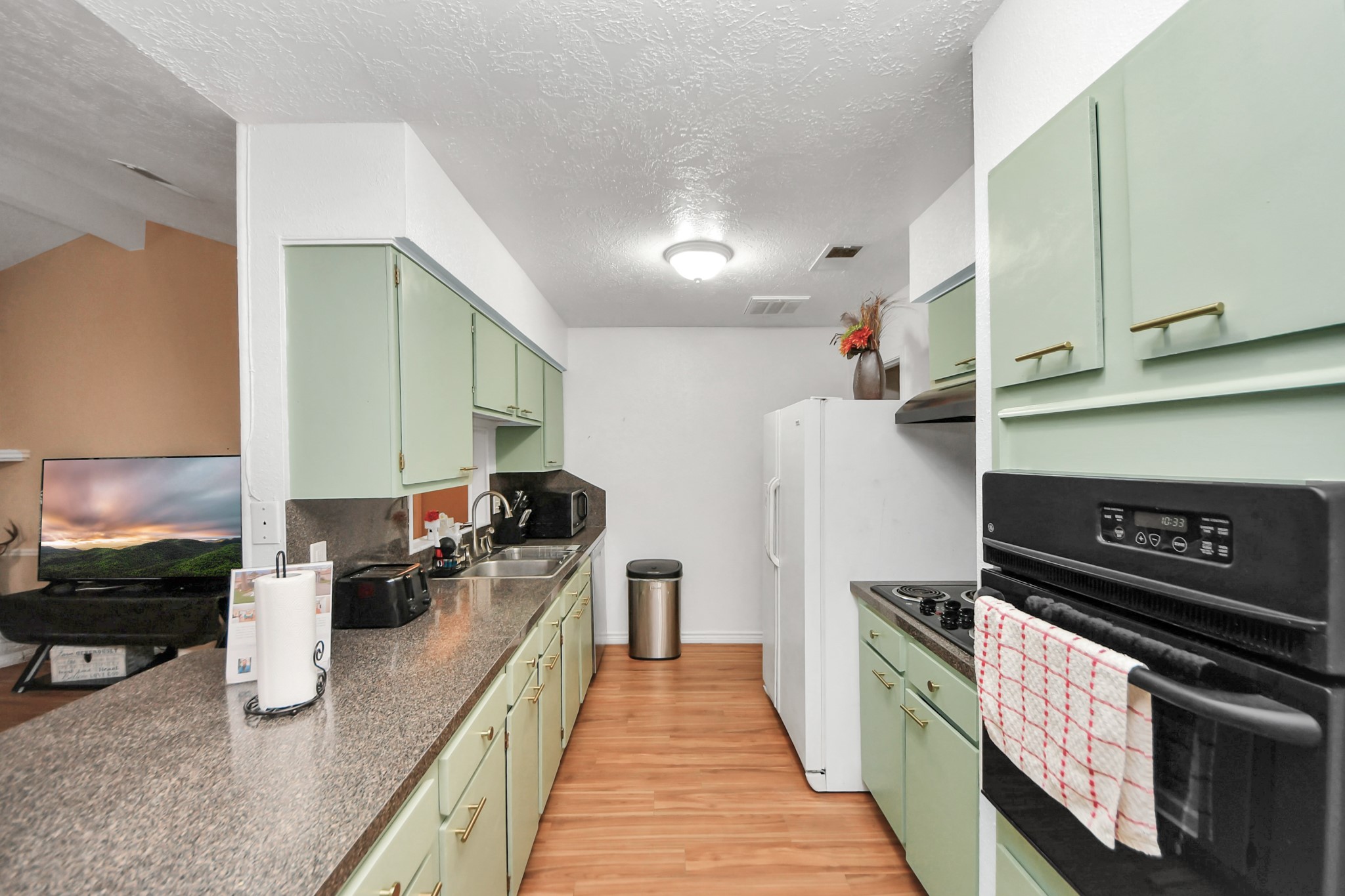 23127 Harpergate Drive Property Photo 10