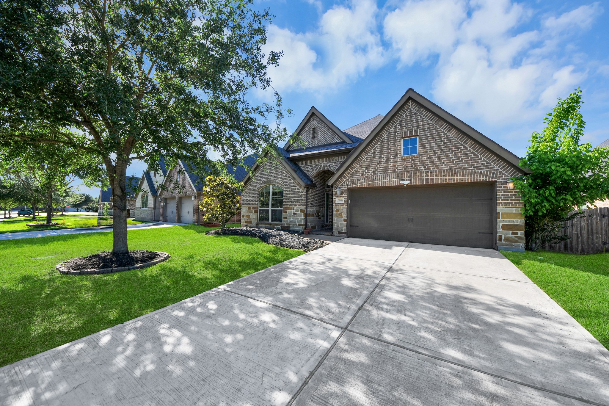 2918 Garden River Lane Property Photo 4