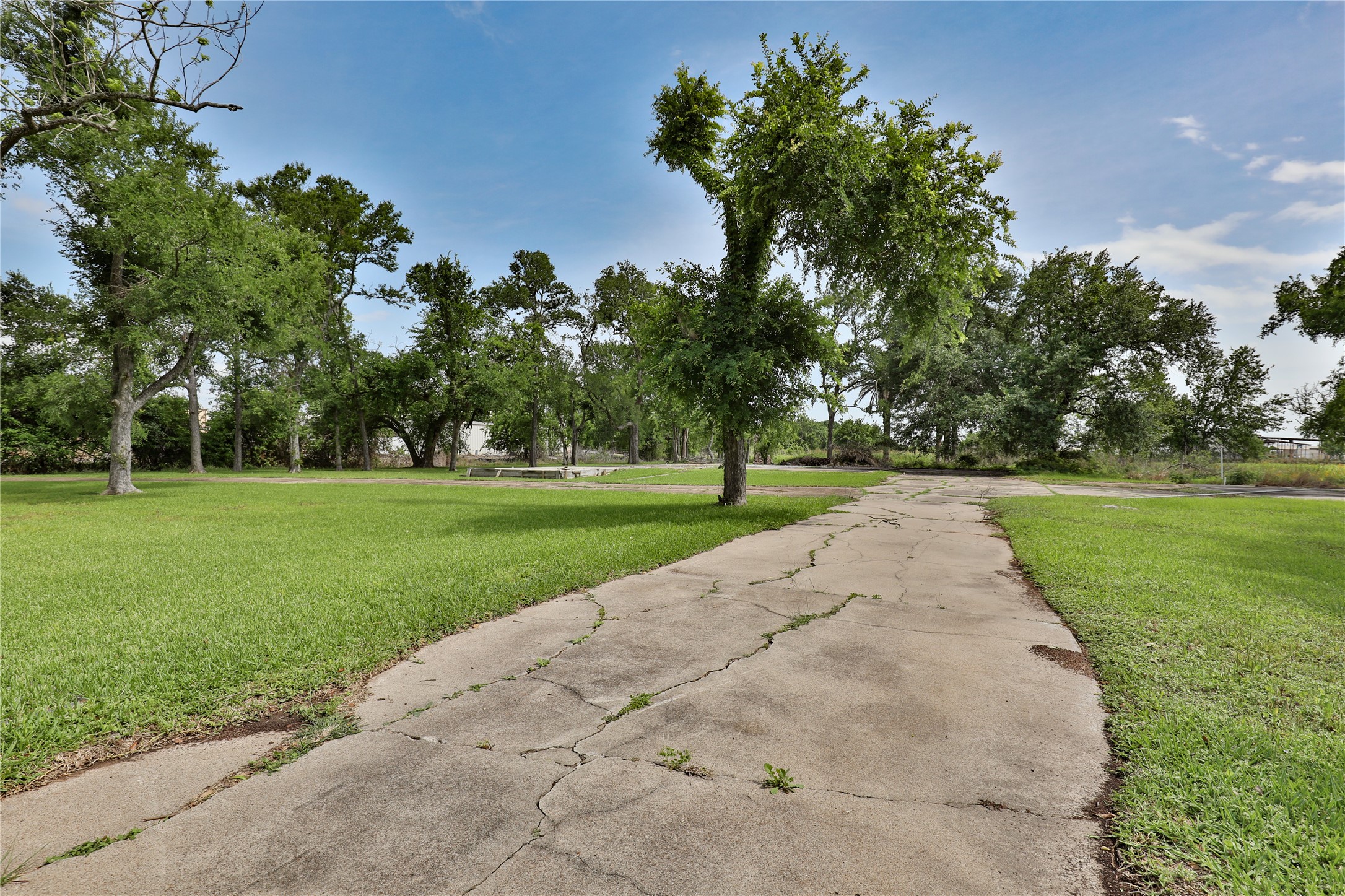 1001 Wilson Road Property Photo