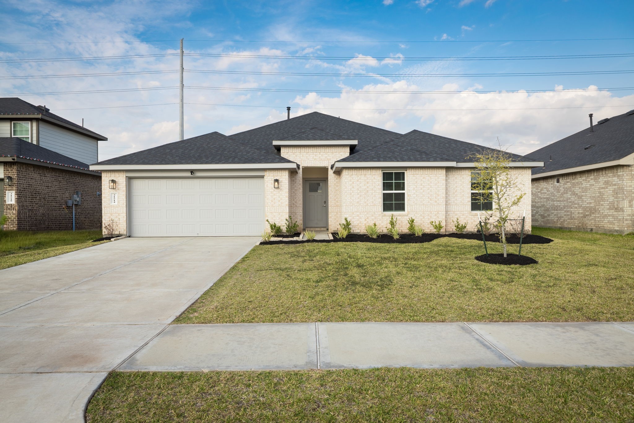 31514 Avebury Lake Lane Property Photo 1