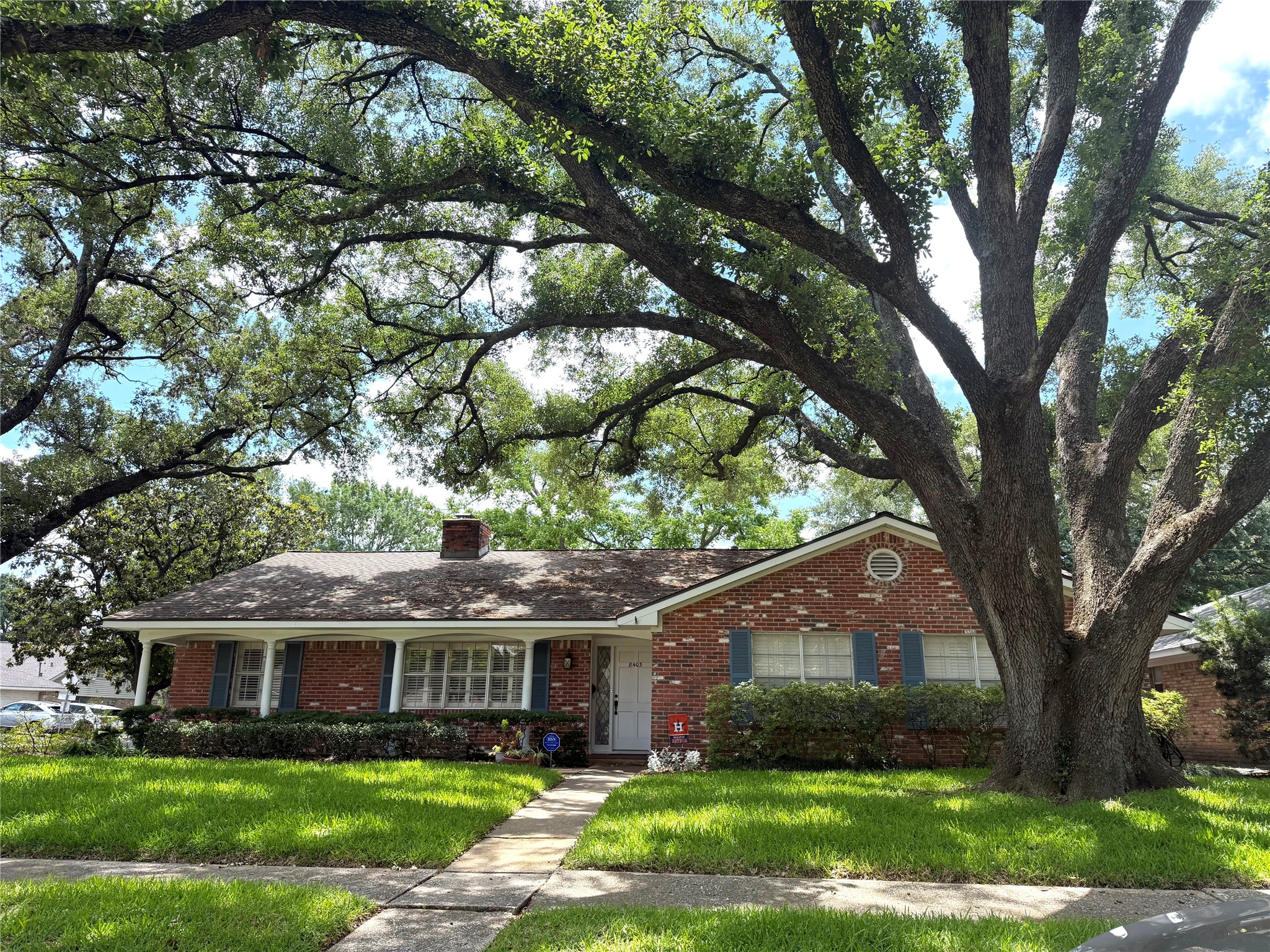 8403 Braes Meadow Drive Property Photo 1
