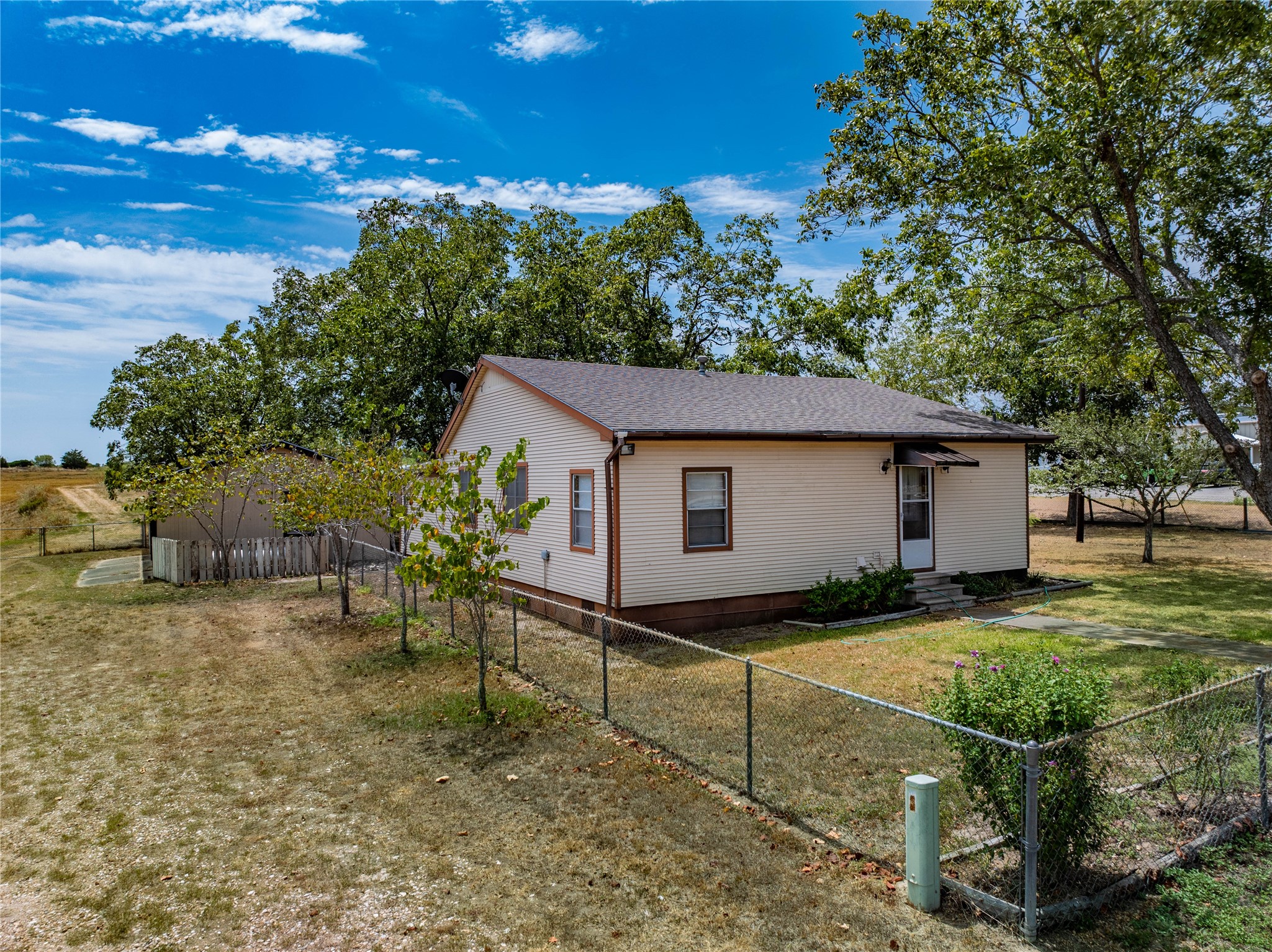 1046 Tx-71 Property Photo 14