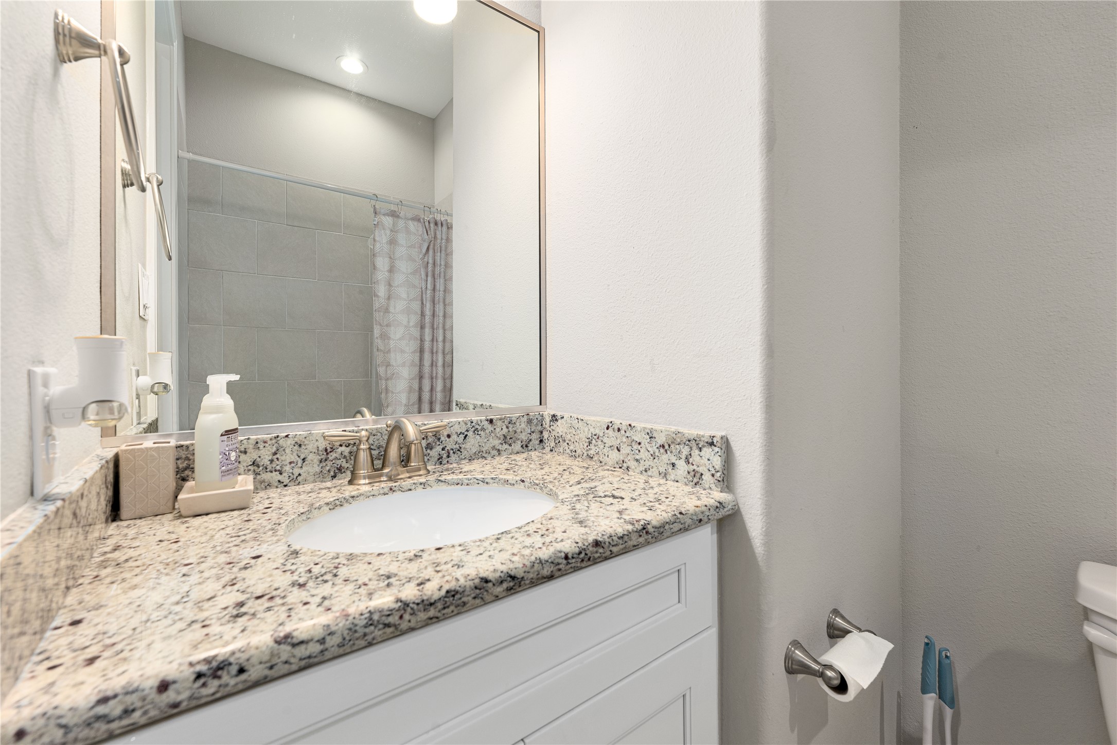 3334 Beverly Forest Drive Property Photo 21