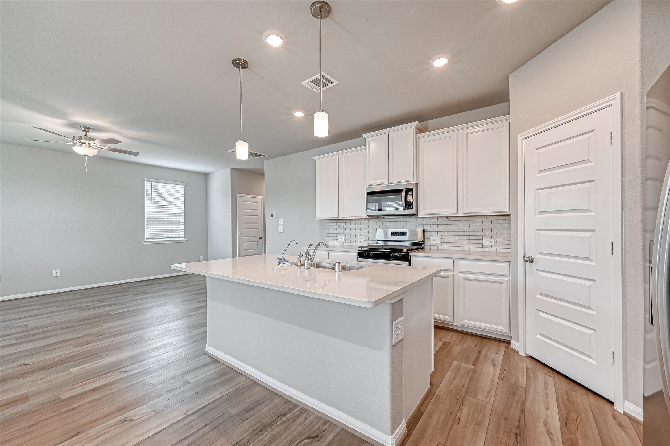 17629 Rosette Grass Drive Property Photo 8