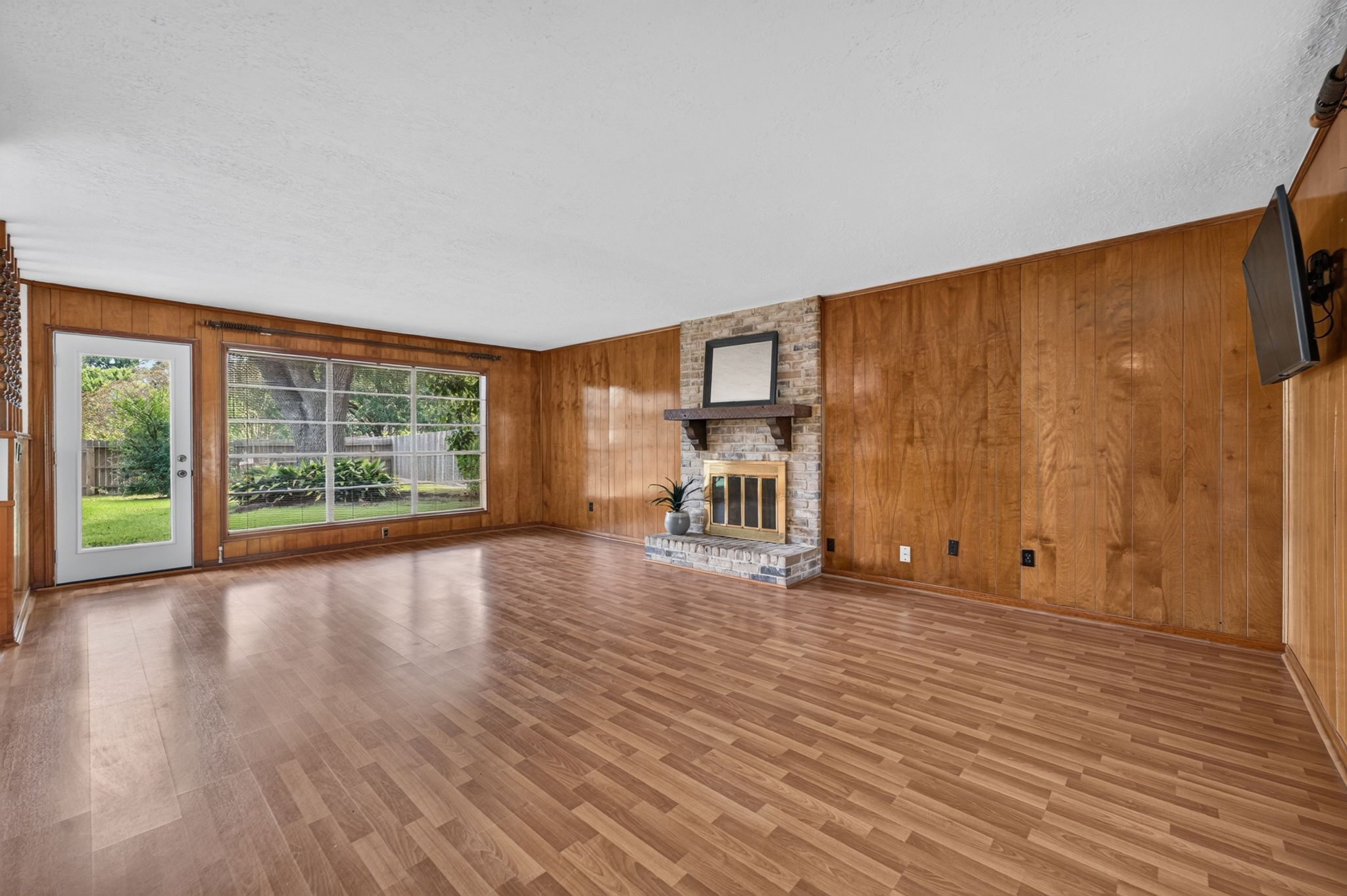 7063 Windy Pines Drive Property Photo 3
