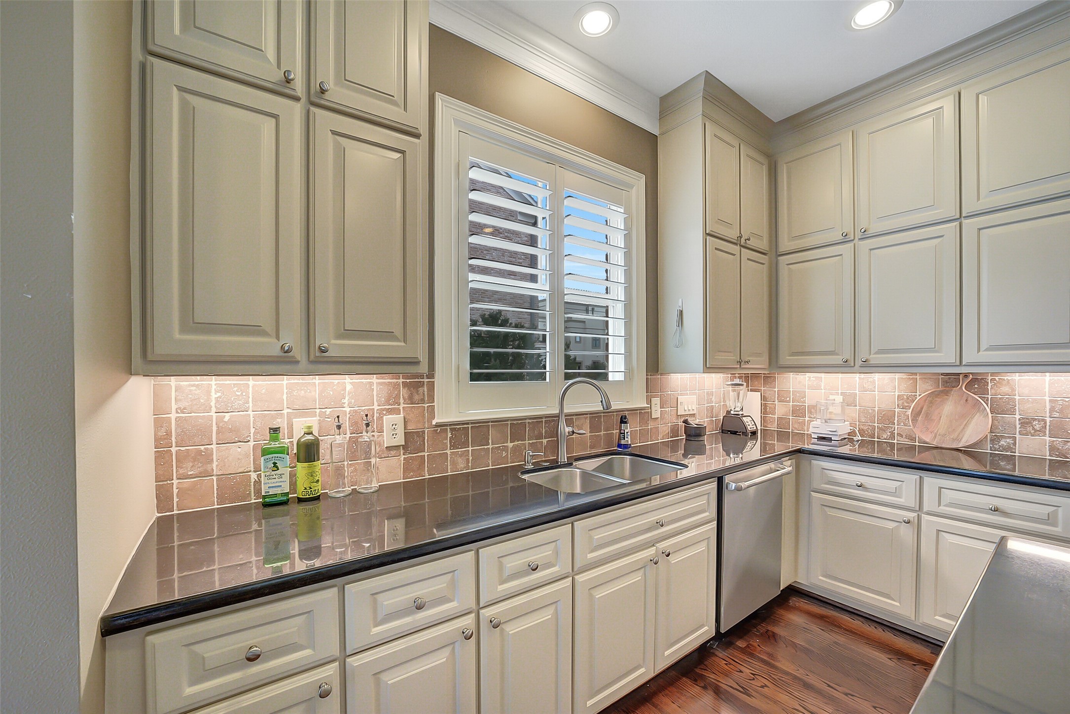 1374 Lake Pointe Parkway Property Photo 11