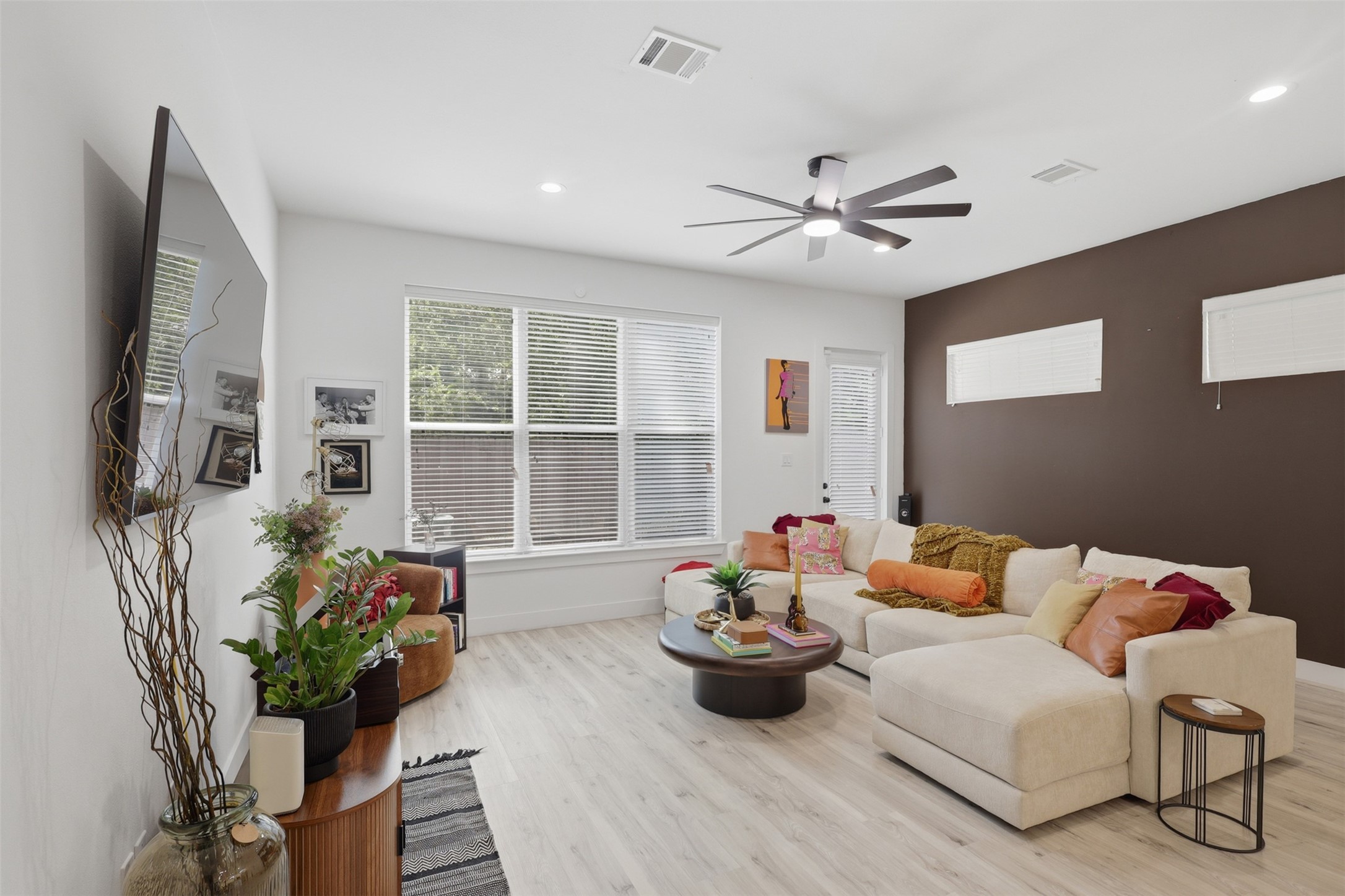 6833 Paris Street Property Photo 4