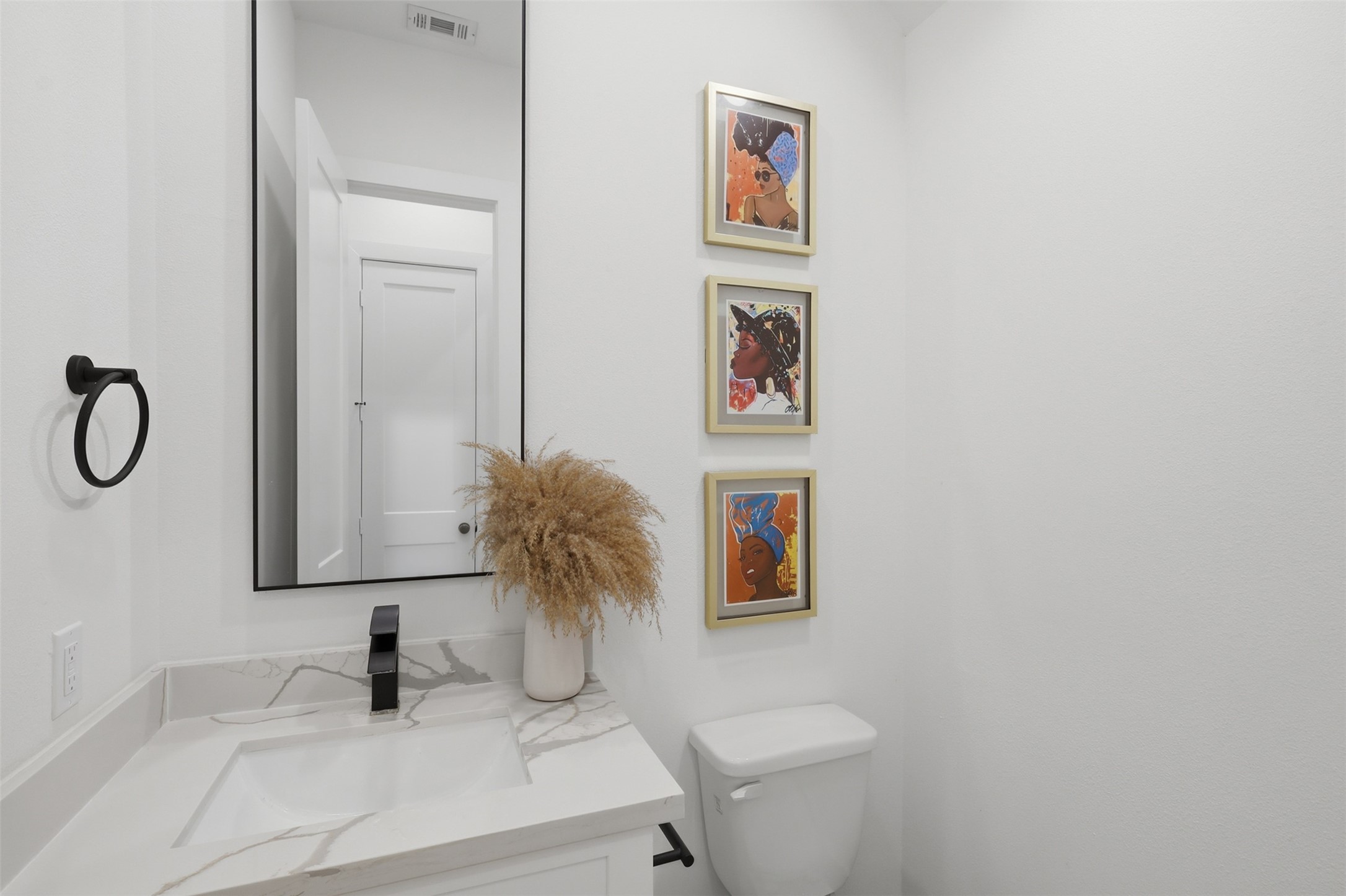 6833 Paris Street Property Photo 10