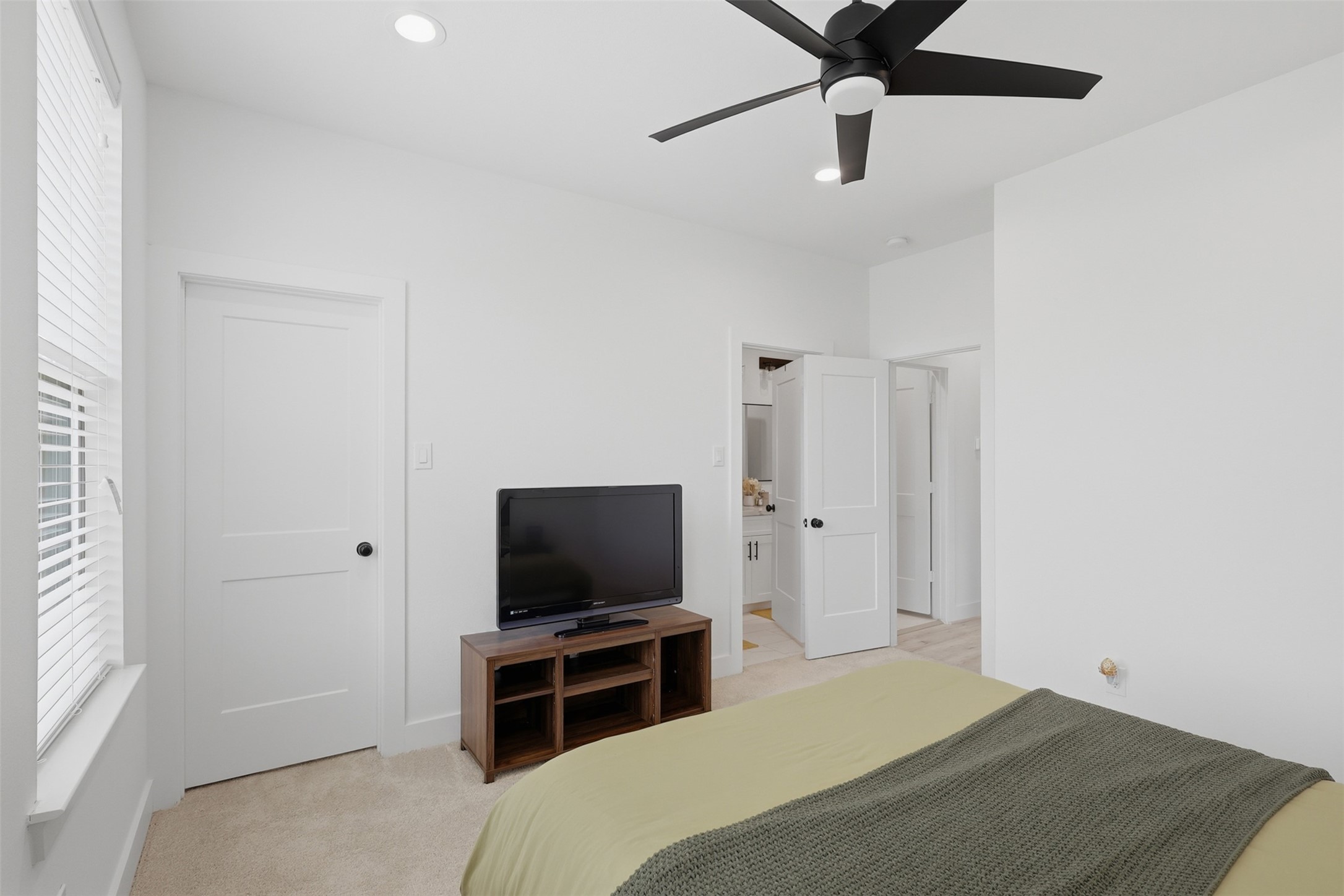 6833 Paris Street Property Photo 16