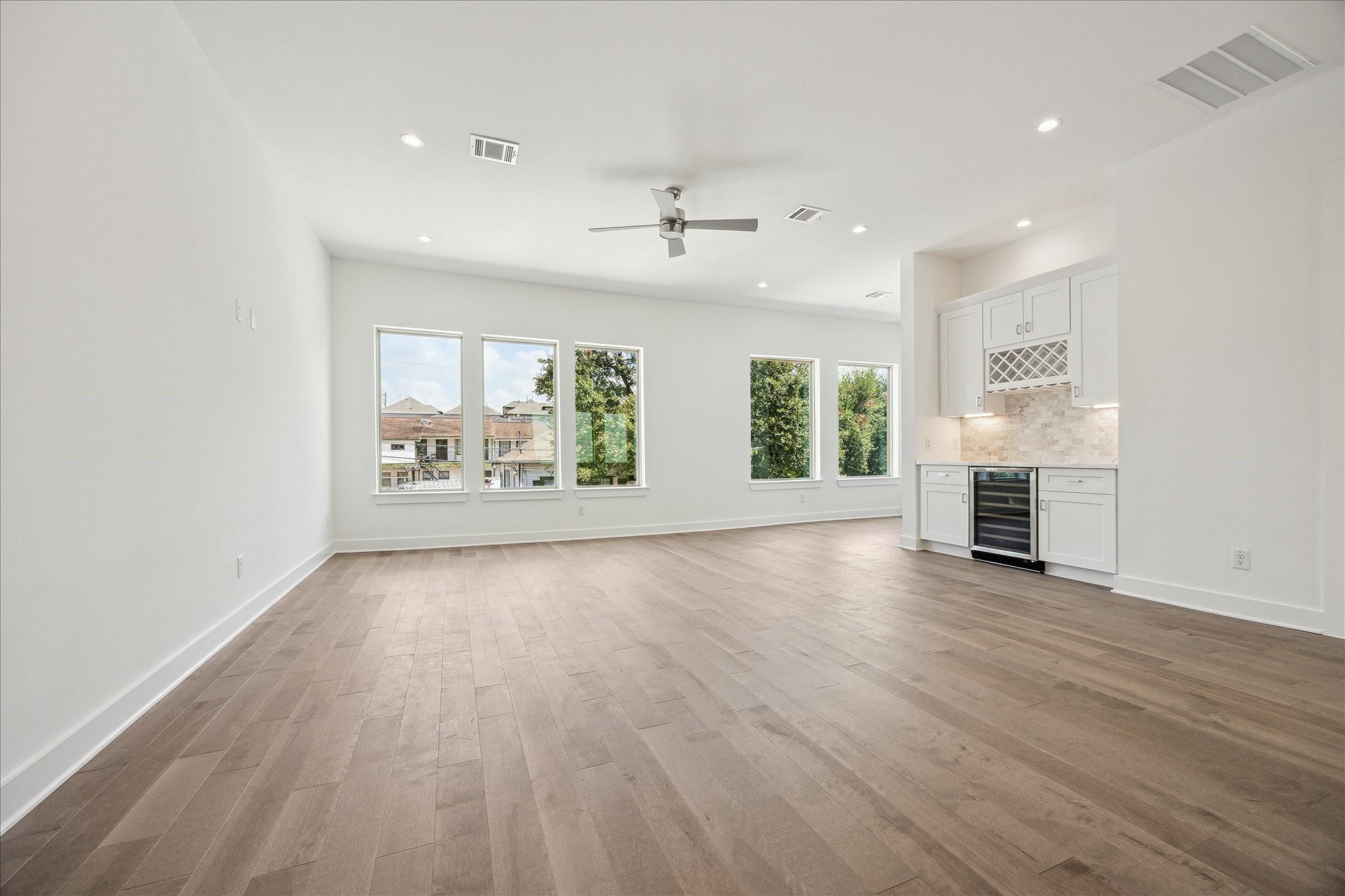 1607 Roy Street Property Photo 2