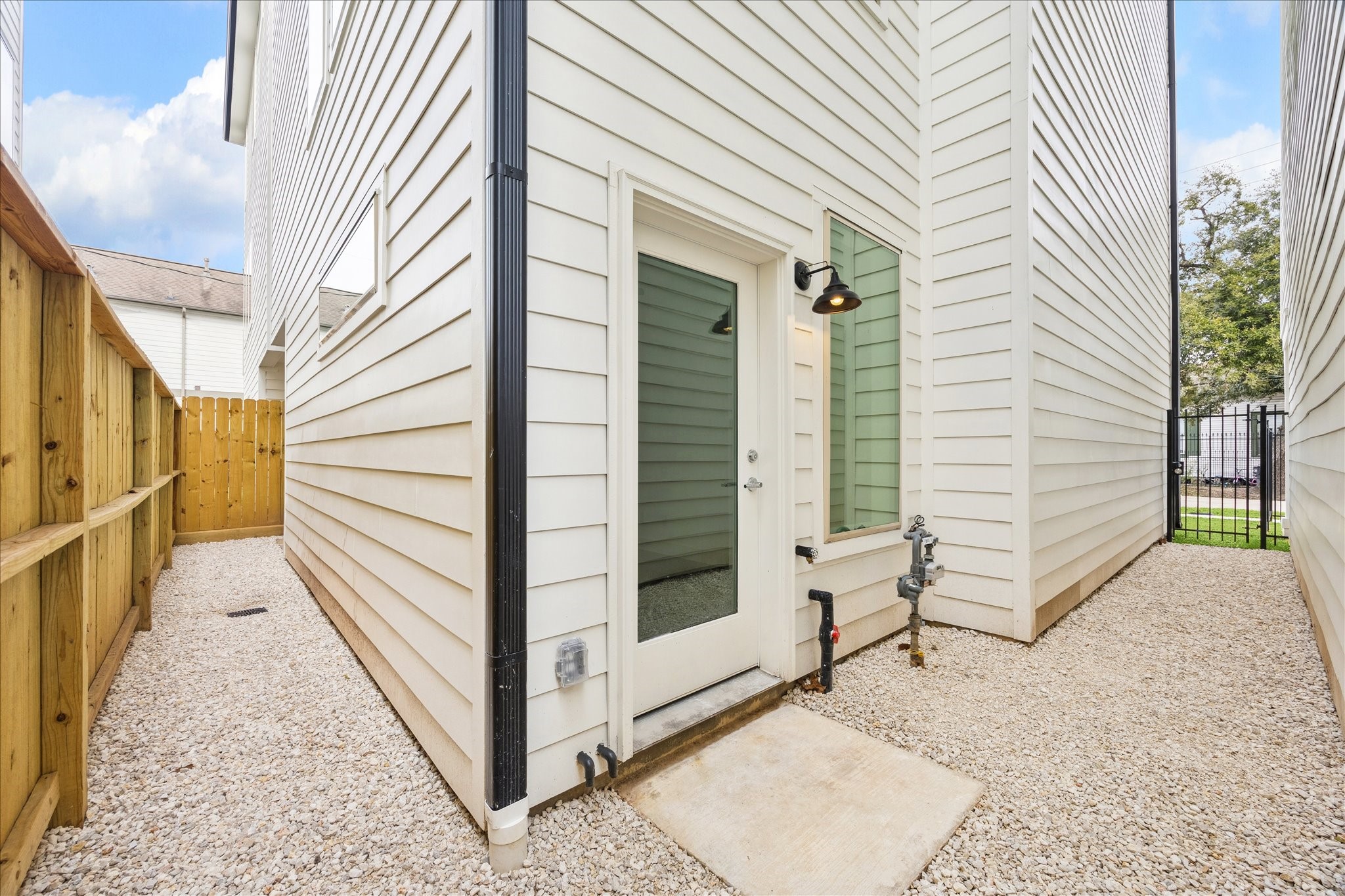 1607 Roy Street Property Photo 46