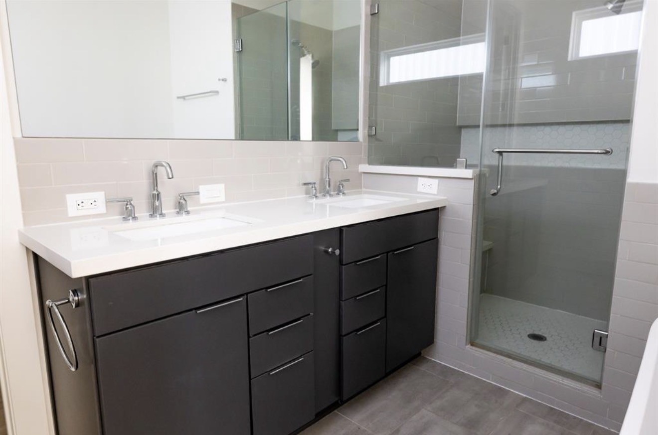 1141 W 17th Street B Property Photo 14