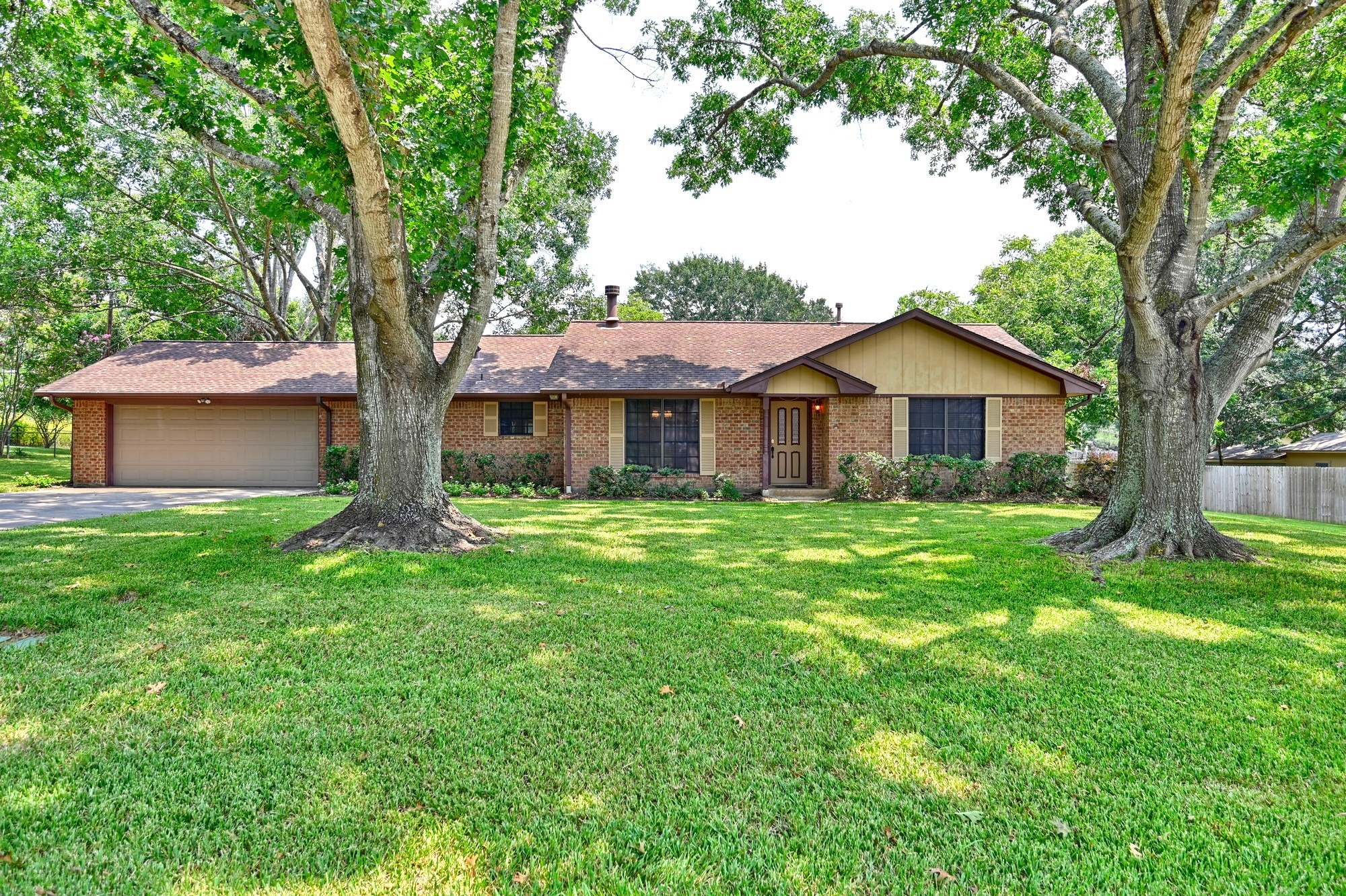 2607 Daisy Drive Property Photo 1