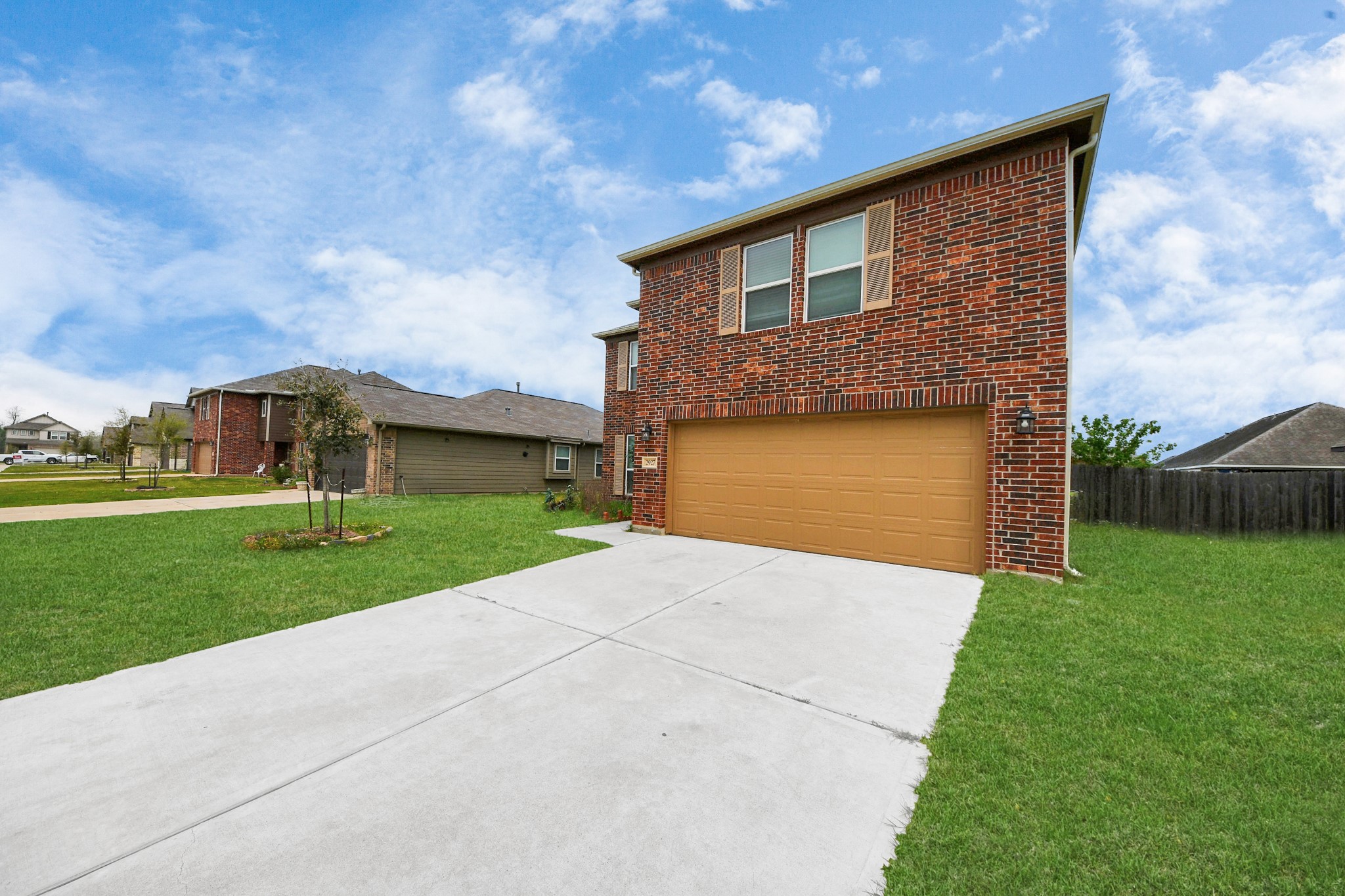 2927 Silverhorn Lane Property Photo 3
