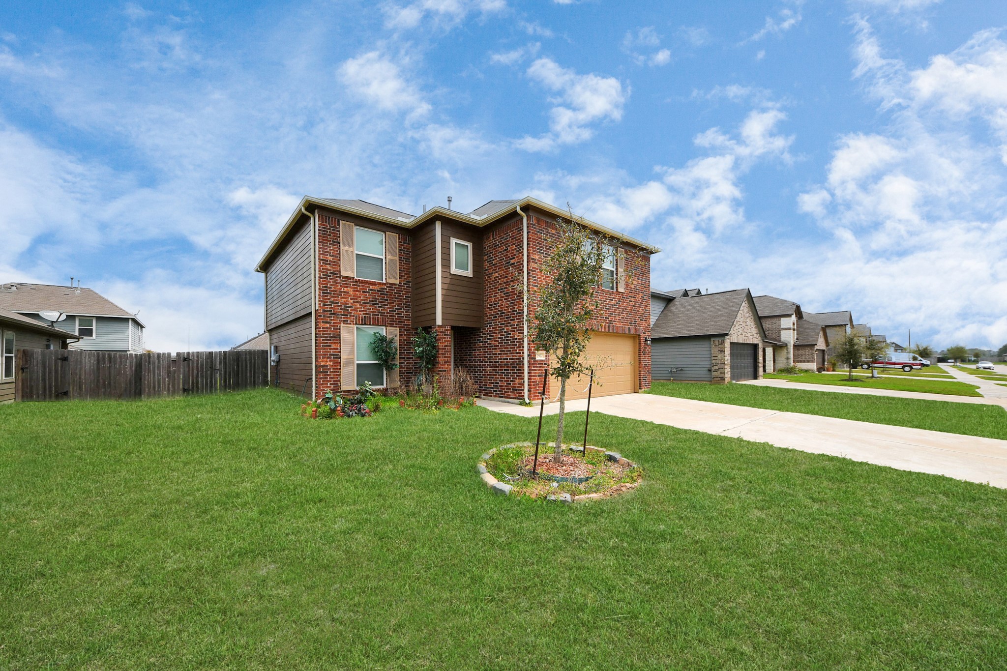 2927 Silverhorn Lane Property Photo 4