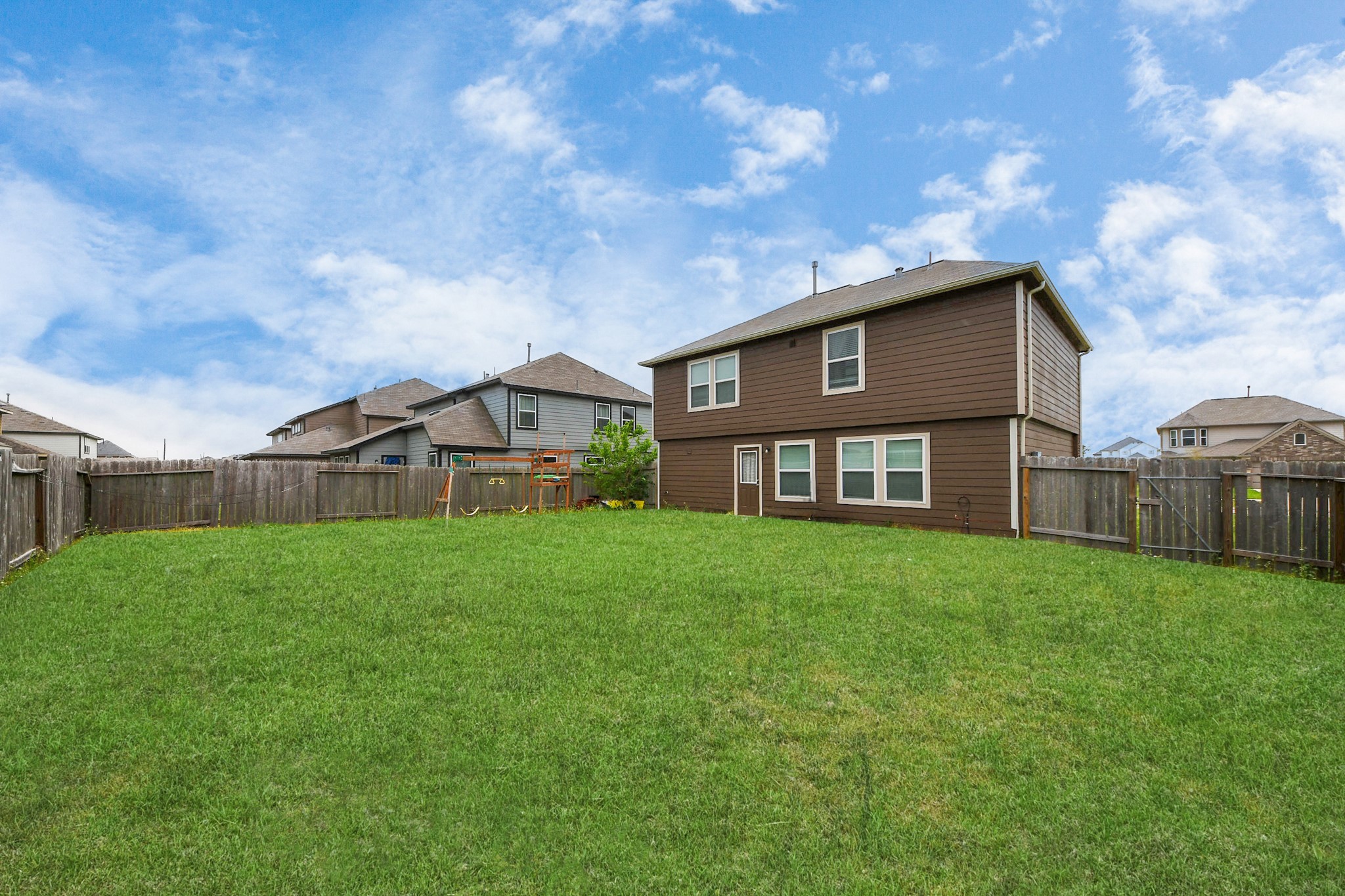 2927 Silverhorn Lane Property Photo 7
