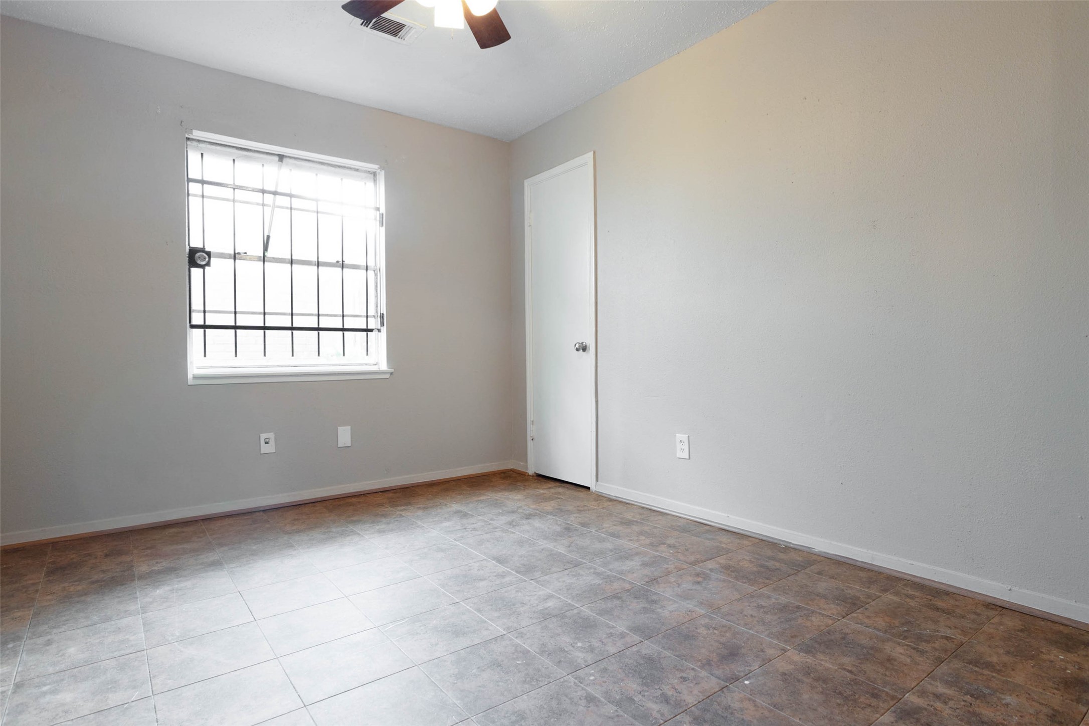 3719 Heatherbrook Drive Property Photo 12