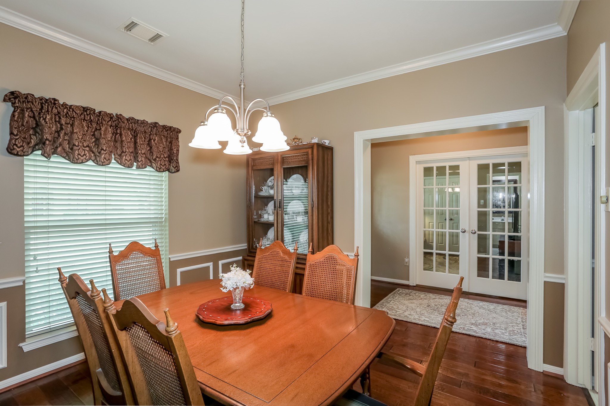 719 Fernglade Drive Property Photo 11