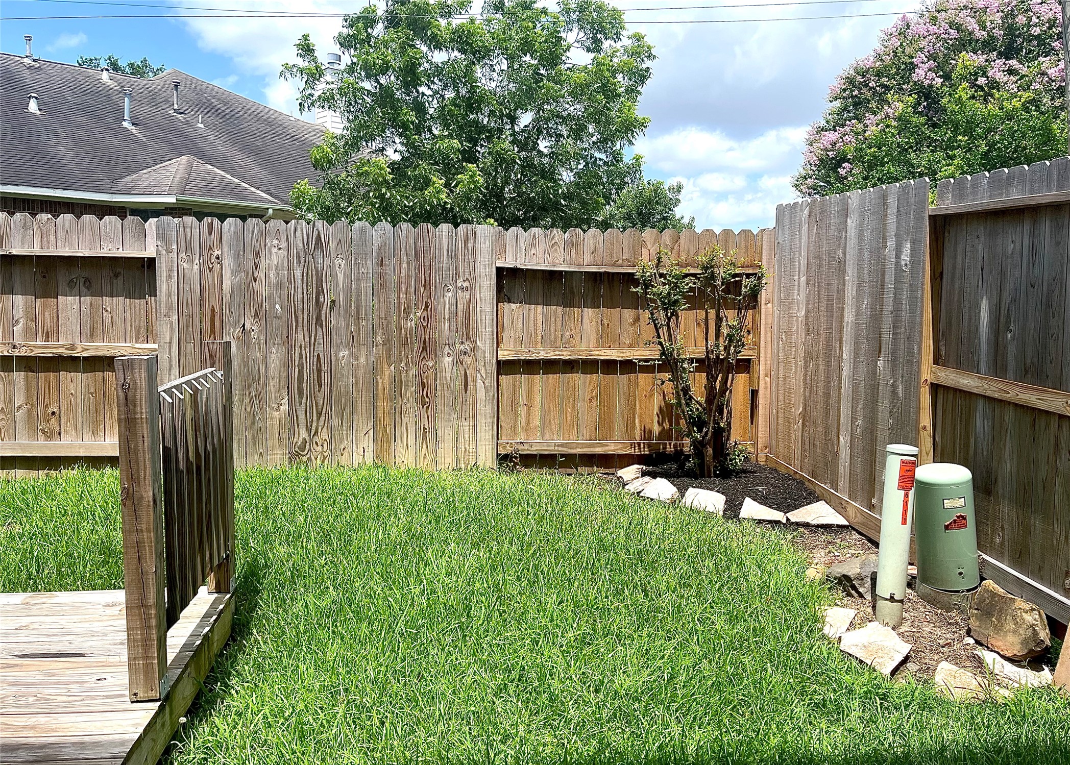 6111 Morningshire Lane Property Photo 4