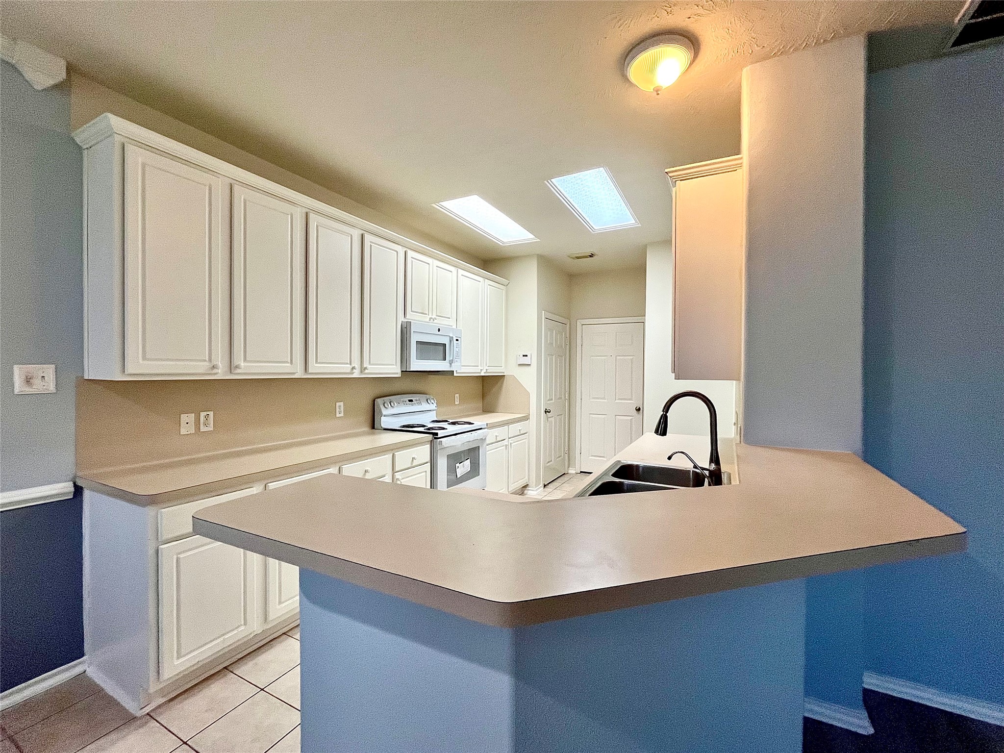 6111 Morningshire Lane Property Photo 9
