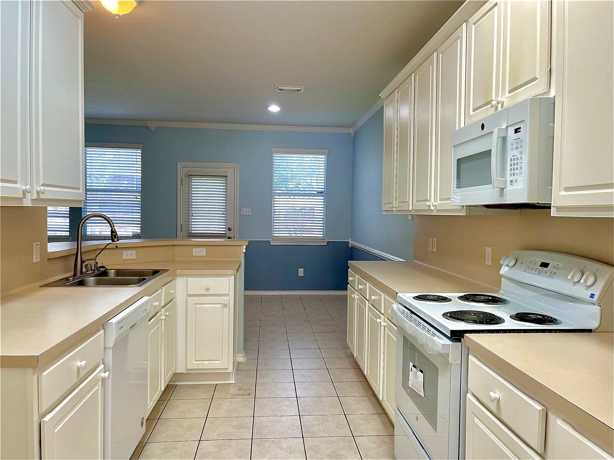 6111 Morningshire Lane Property Photo 12
